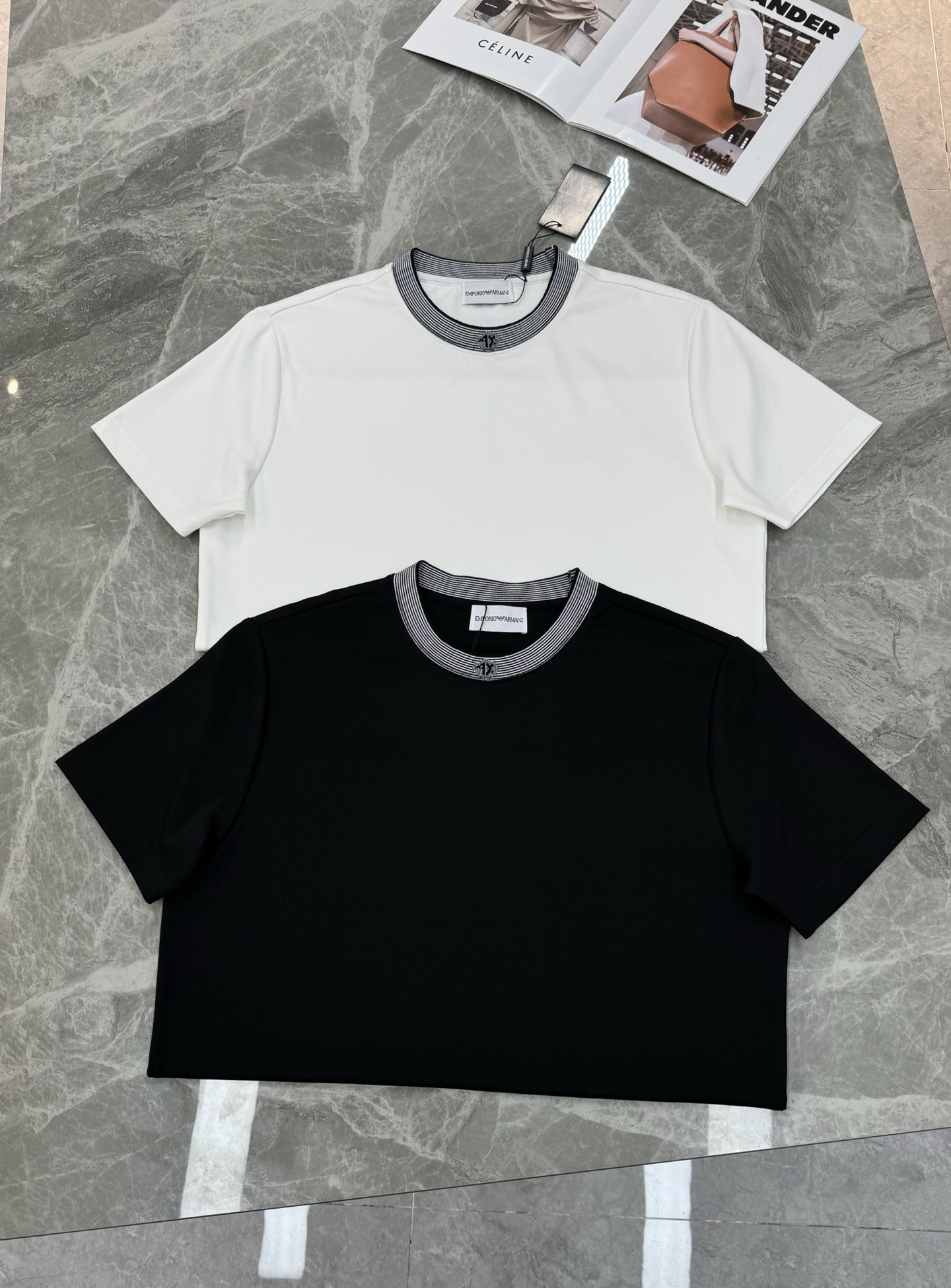 ARMAN*阿玛尼新品男士圆领短袖.莫代尔加厚款！领口订织设计.搭载烫画Ax-LOGO.提花工艺呈现Ax