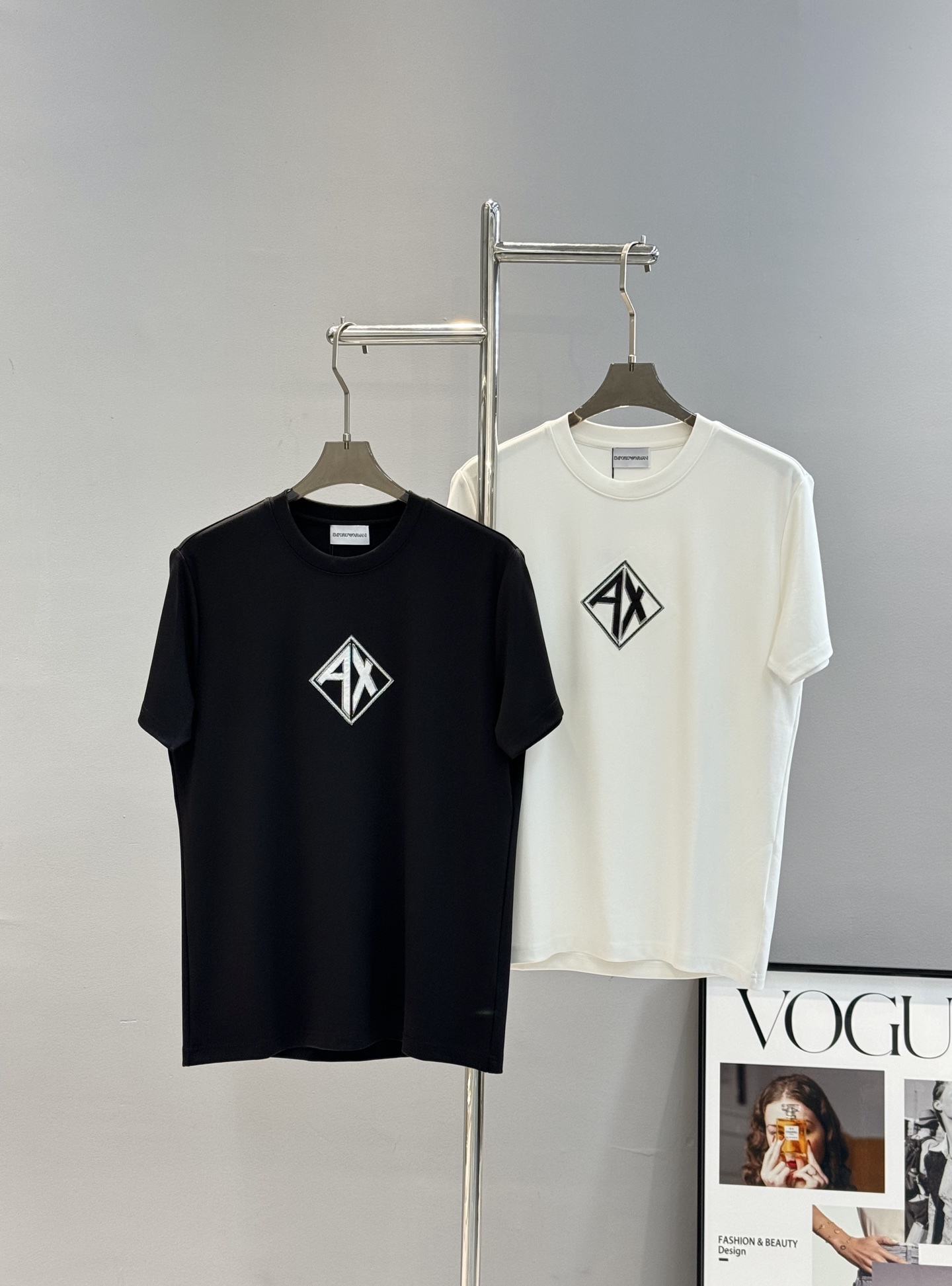 ARMANI*AX*阿玛尼新款莫代尔T恤.经典之作～搭载经典徽标AX造型.搭配品牌字母标识.胸前辨识度颇