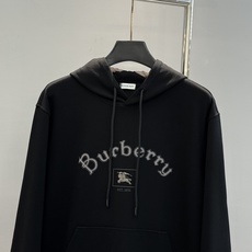 Burberry巴宝莉新品连帽卫衣!经典字母图形简约设计!大牌范儿直面扑来.优选380g天丝棉面料.保证 Burberry巴宝莉新品连帽卫衣!经典字母图形简约设计!大牌范儿直面扑来.优选380g天丝棉面料.保证