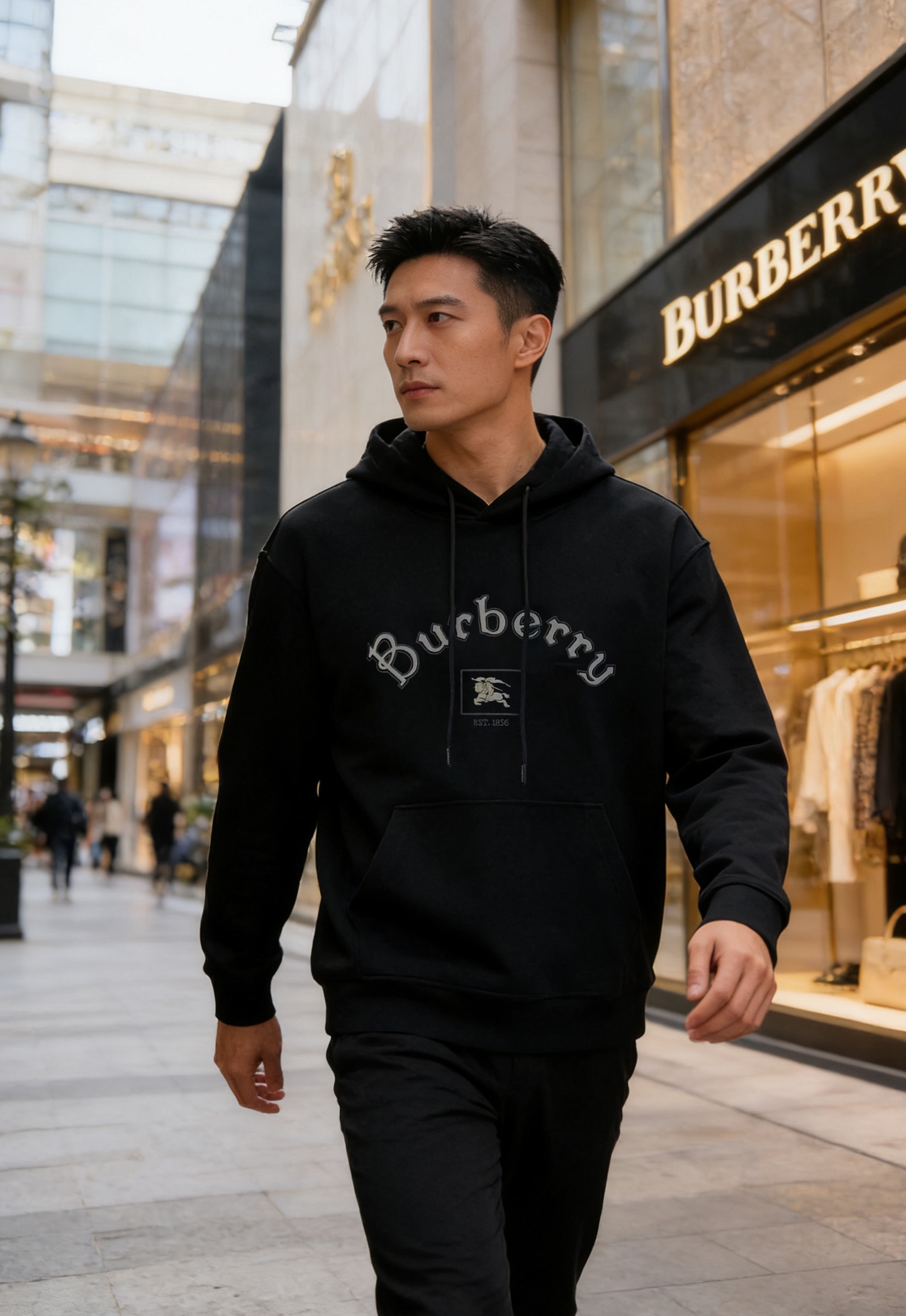 Burberry巴宝莉新品连帽卫衣！经典字母图形简约设计！大牌范儿直面扑来.优选380g天丝棉面料.保证