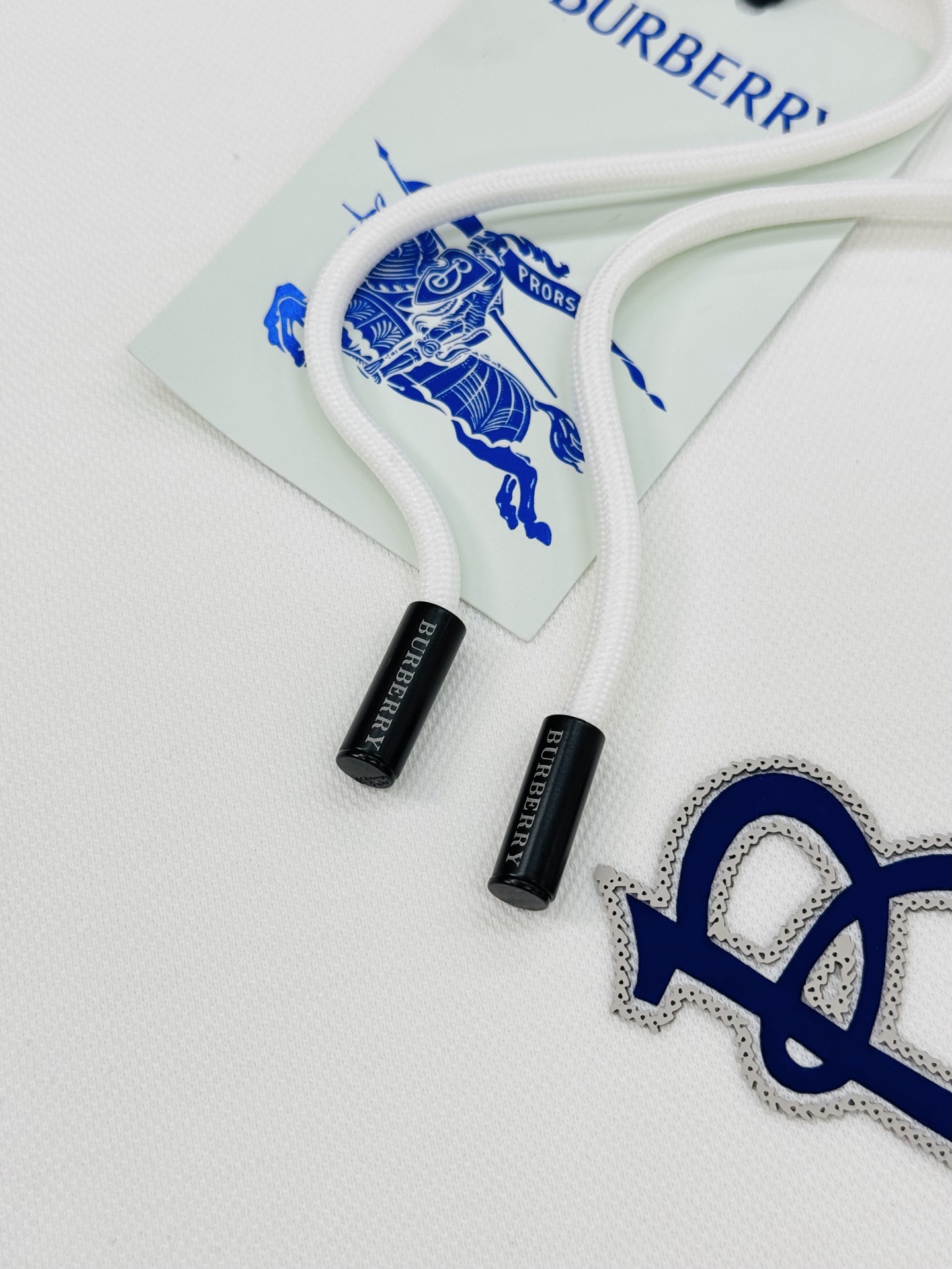 Burberry巴宝莉新品连帽卫衣！经典字母图形简约设计！大牌范儿直面扑来.优选380g天丝棉面料.保证