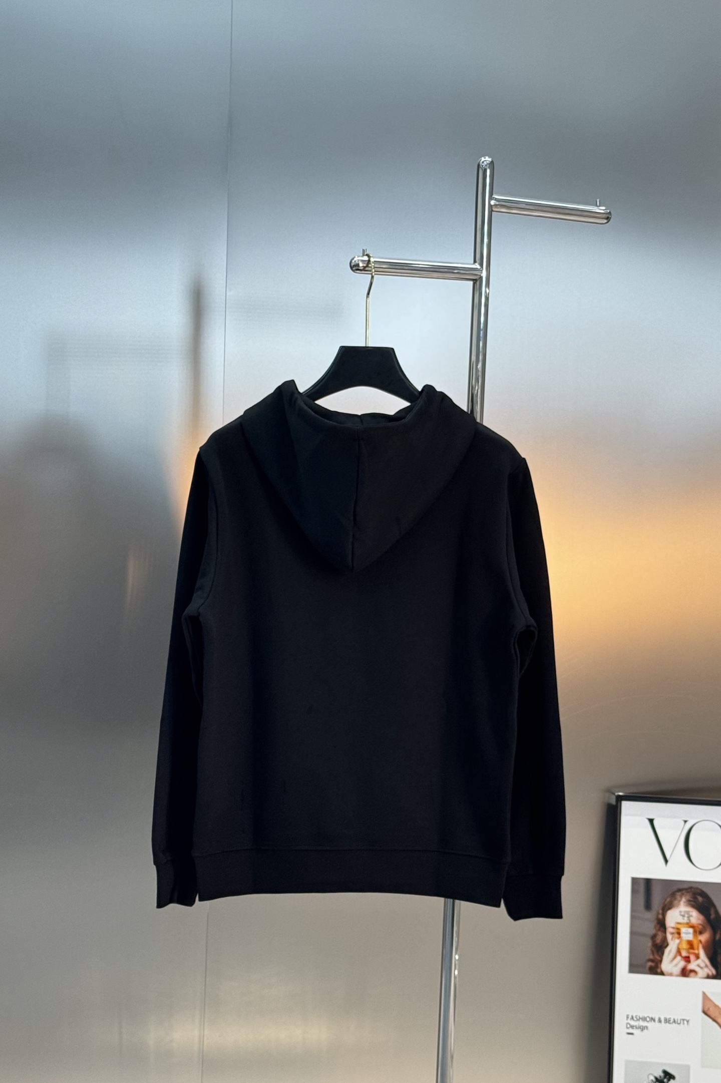 BOTTEGA VENET*宝缇嘉新款潮牌连帽卫衣.25S男女同款！胸前口袋设计.订制皮牌.色彩搭配非常