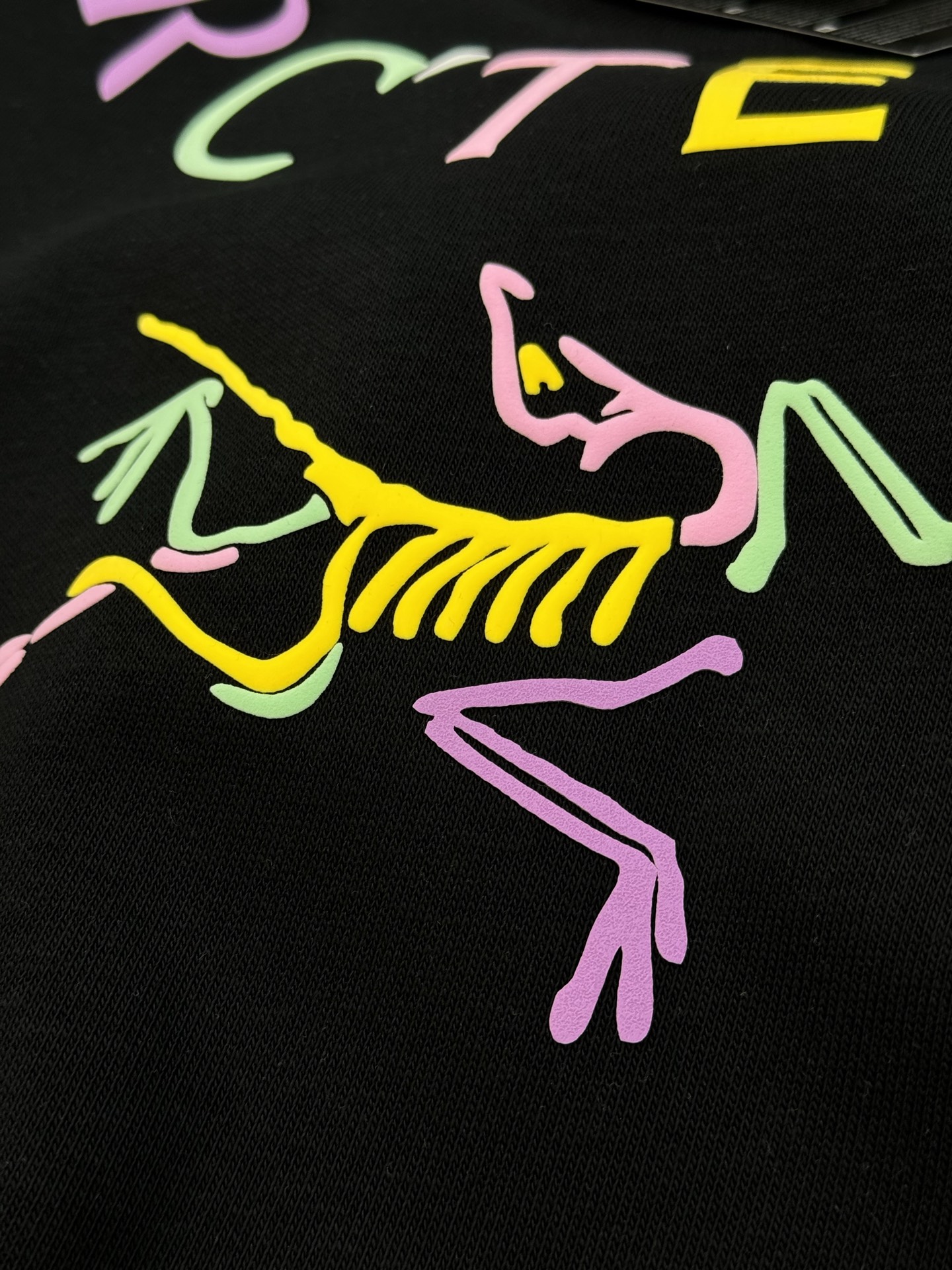 Arc’teryx始祖鸟25s新款运动休闲套装，新品推荐❤️圆领卫衣和宽松运动裤，简约又有活力！卫衣胸前