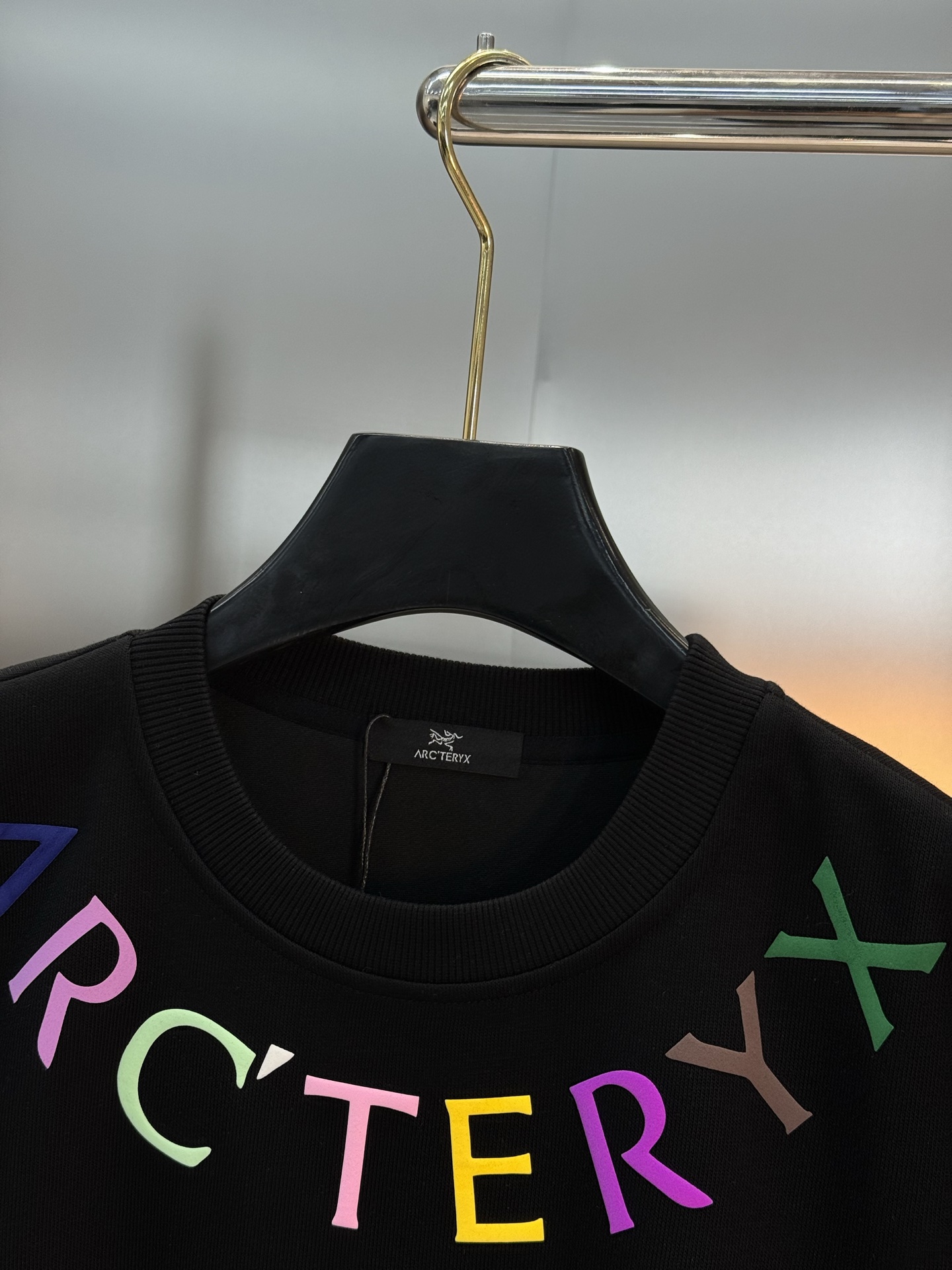 Arc’teryx始祖鸟25s新款运动休闲套装，新品推荐❤️圆领卫衣和宽松运动裤，简约又有活力！卫衣胸前