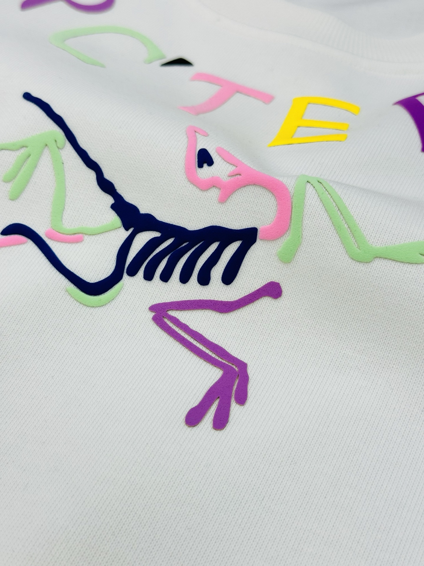 Arc’teryx始祖鸟25s新款运动休闲套装，新品推荐❤️圆领卫衣和宽松运动裤，简约又有活力！卫衣胸前