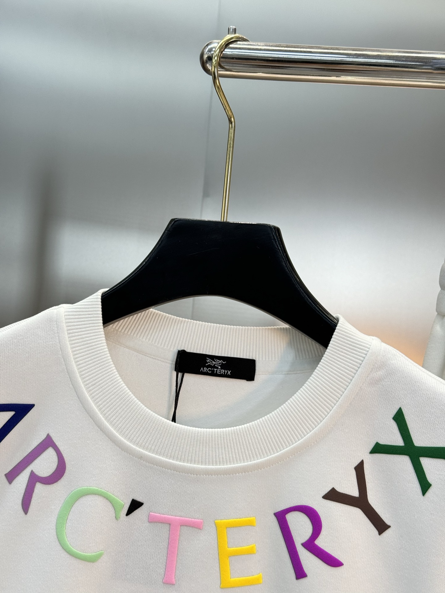 Arc’teryx始祖鸟25s新款运动休闲套装，新品推荐❤️圆领卫衣和宽松运动裤，简约又有活力！卫衣胸前