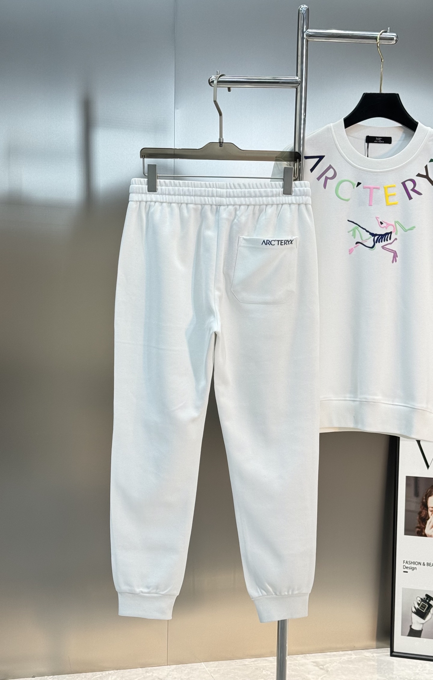 Arc’teryx始祖鸟25s新款运动休闲套装，新品推荐❤️圆领卫衣和宽松运动裤，简约又有活力！卫衣胸前