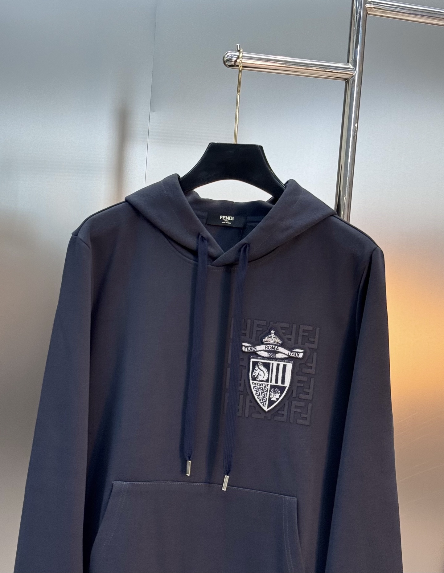 Fendi芬迪迪25S秋冬新款连帽卫衣.男女同款～胸口最新立体烫画大牌刺绣经典FF设计.同色系高级好看.