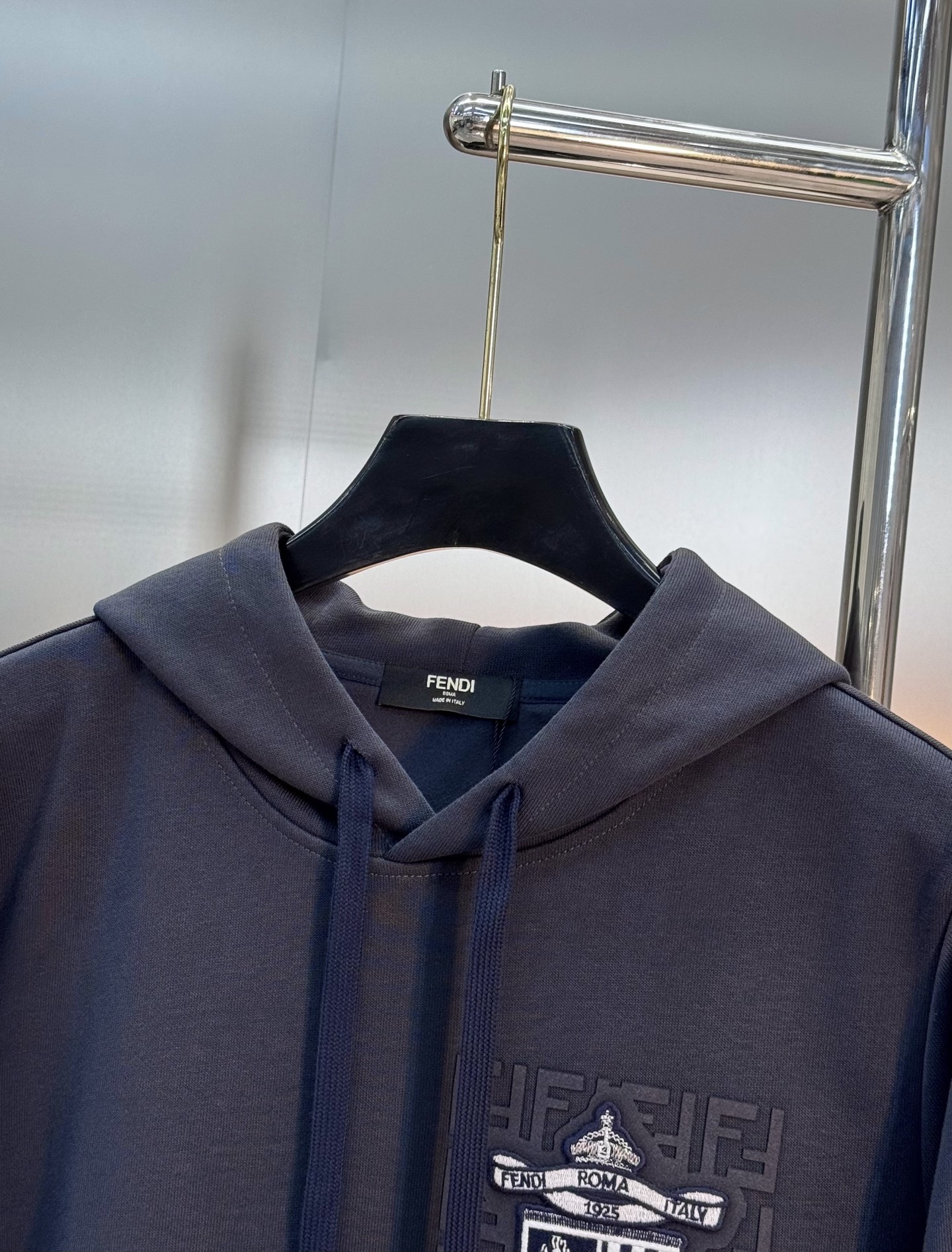 Fendi芬迪迪25S秋冬新款连帽卫衣.男女同款～胸口最新立体烫画大牌刺绣经典FF设计.同色系高级好看.