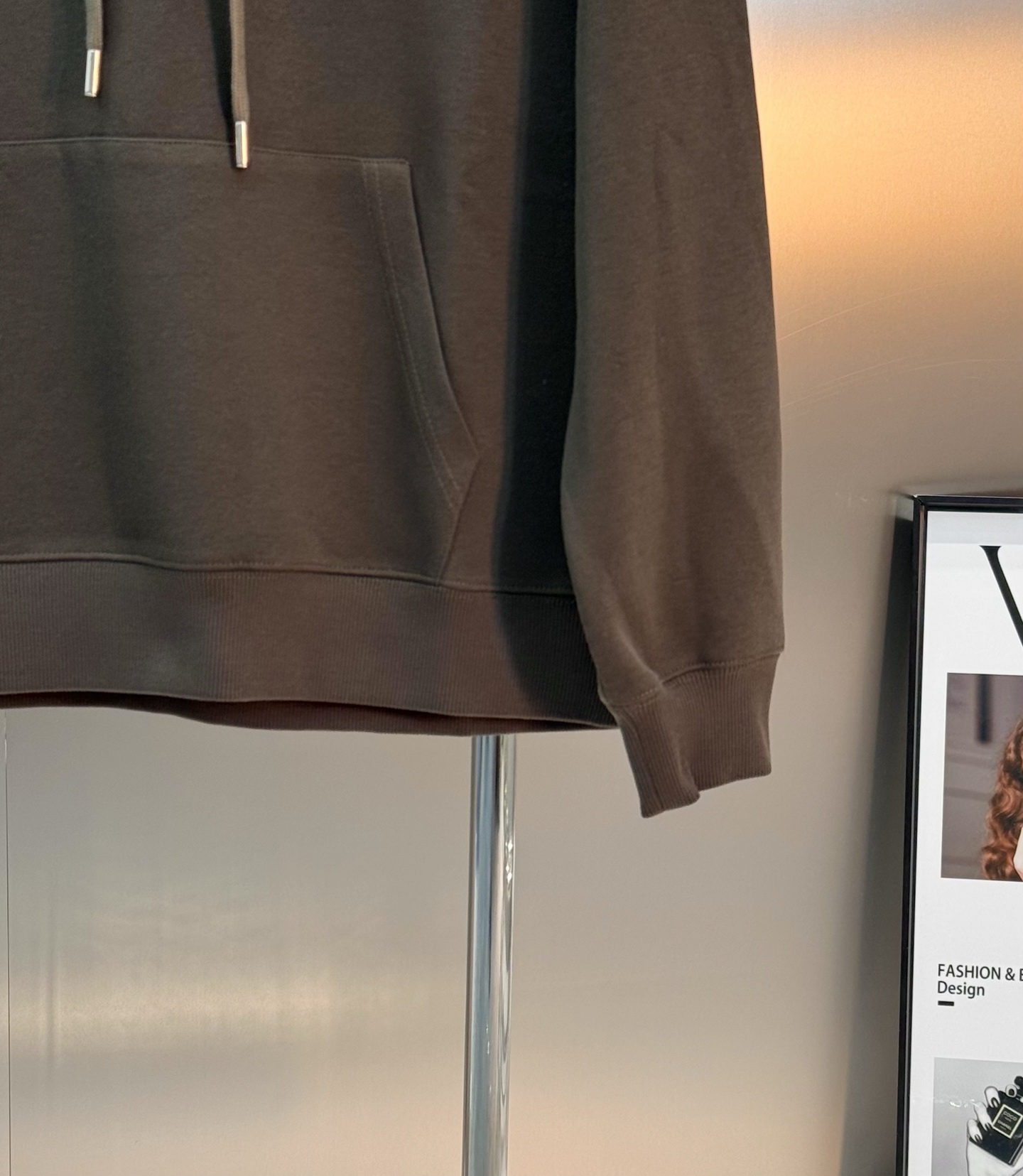 Fendi芬迪迪25S秋冬新款连帽卫衣.男女同款～胸口最新立体烫画大牌刺绣经典FF设计.同色系高级好看.