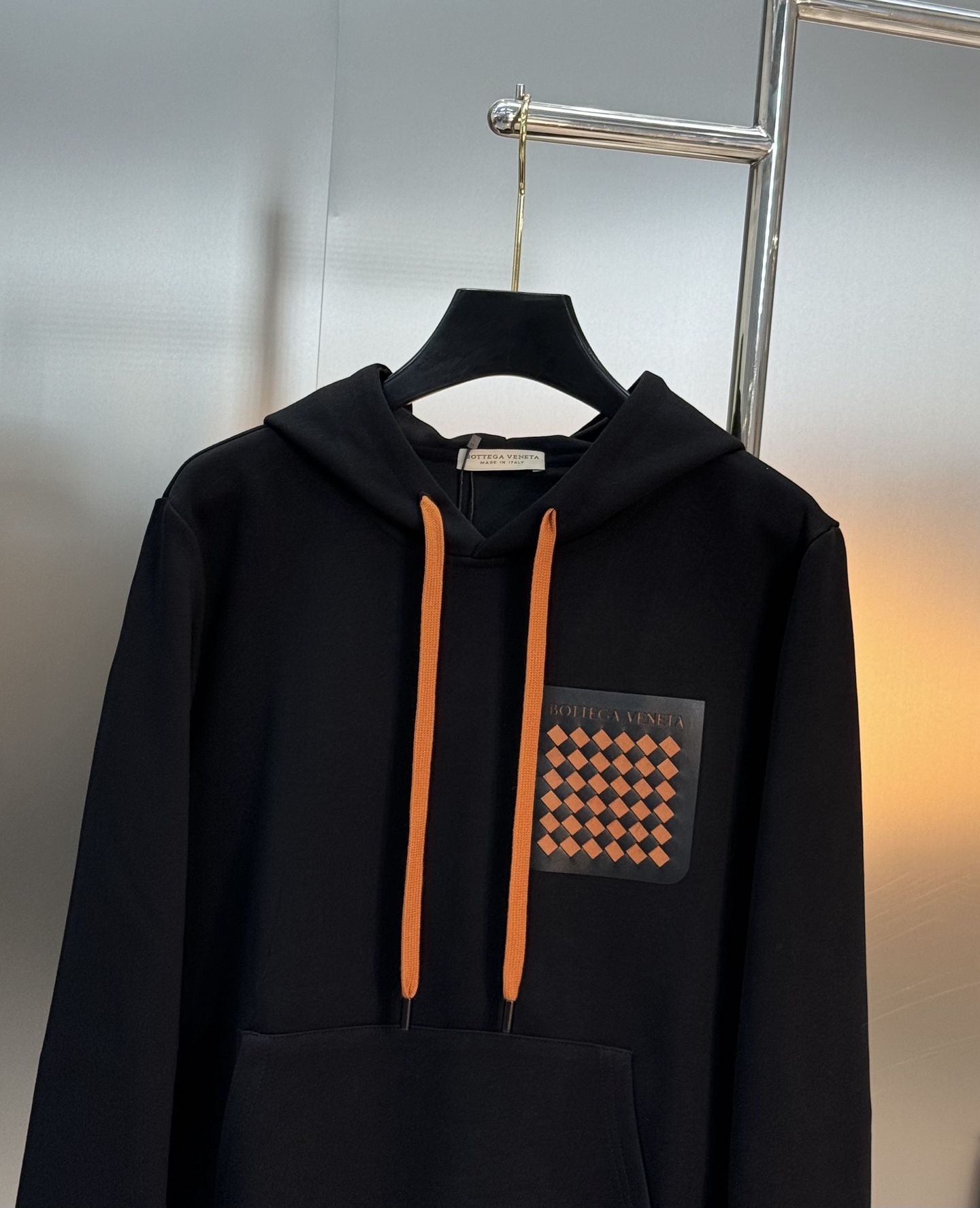 BOTTEGA VENET*宝缇嘉新款潮牌连帽卫衣.25S男女同款！胸前口袋设计.订制皮牌.色彩搭配非常