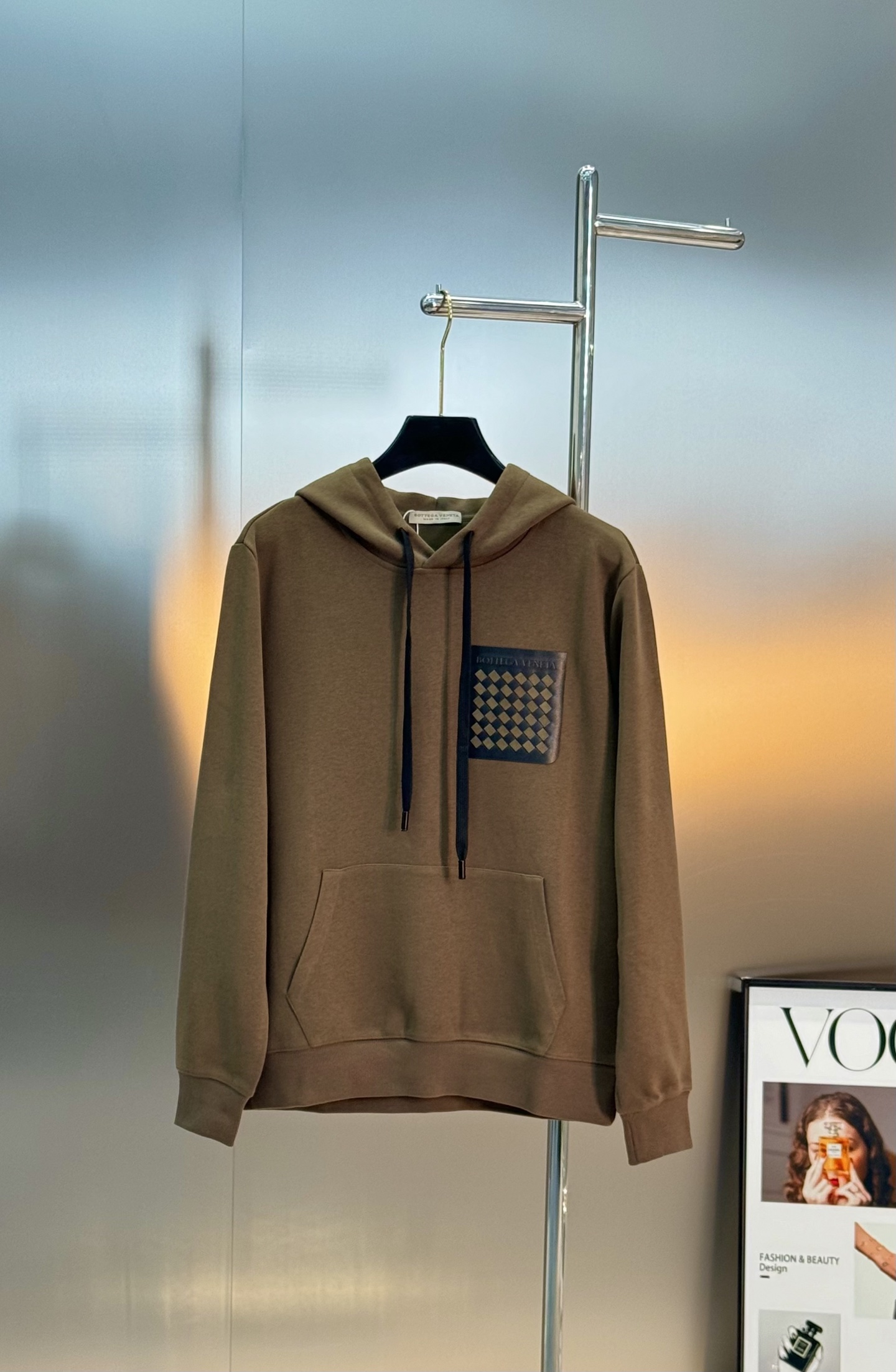 BOTTEGA VENET*宝缇嘉新款潮牌连帽卫衣.25S男女同款！胸前口袋设计.订制皮牌.色彩搭配非常