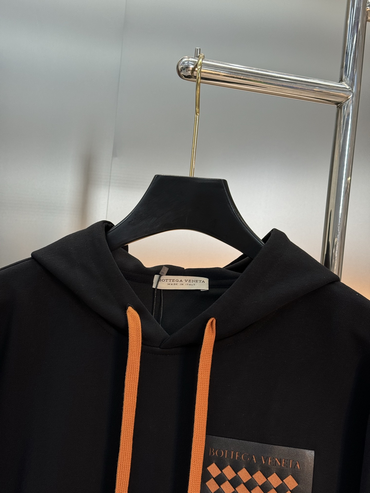 BOTTEGA VENET*宝缇嘉新款潮牌连帽卫衣.25S男女同款！胸前口袋设计.订制皮牌.色彩搭配非常
