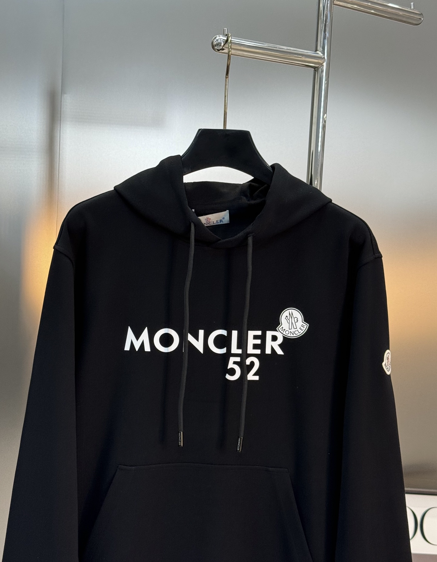 Moncler蒙口25s新品连帽卫衣！胸前经典字母图形简约设计！大牌范儿直面扑来.优选380g天丝棉面料