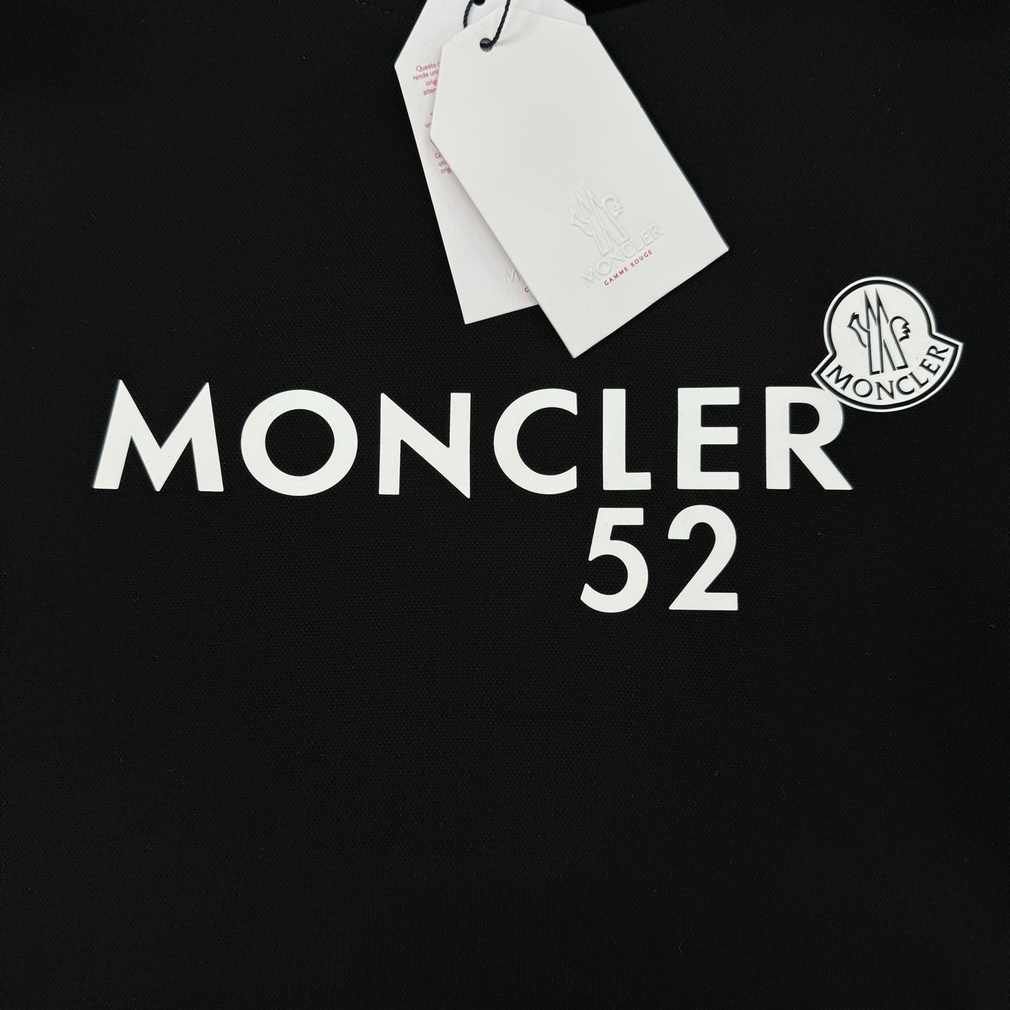 Moncler蒙口25s新品连帽卫衣！胸前经典字母图形简约设计！大牌范儿直面扑来.优选380g天丝棉面料