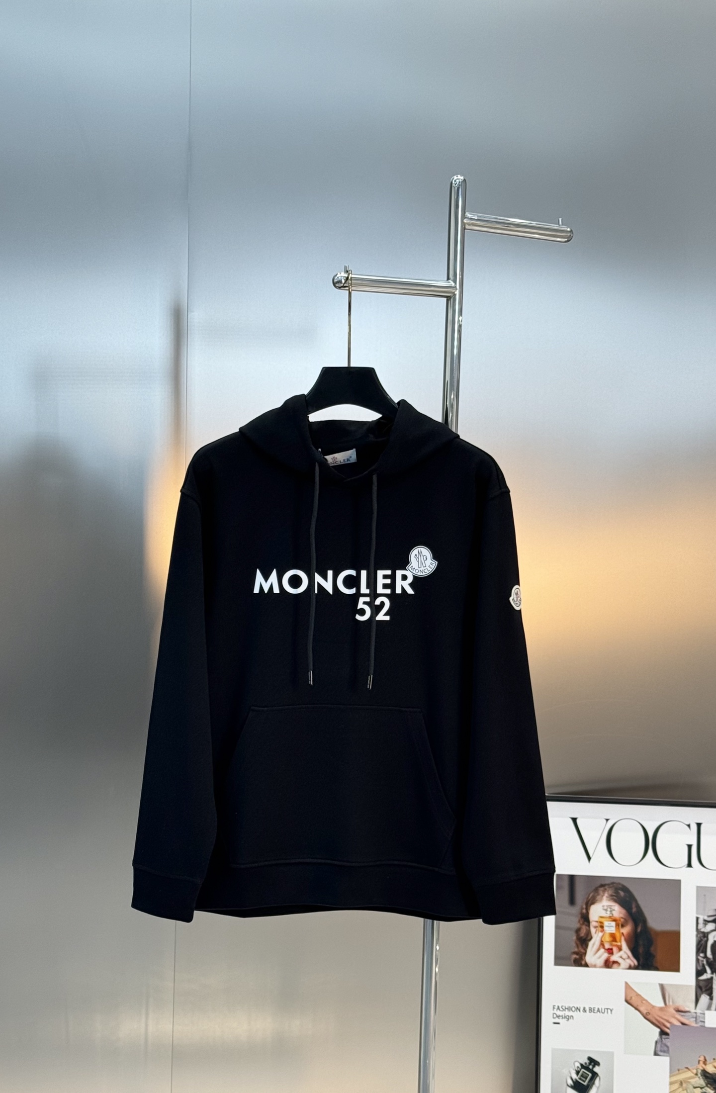 Moncler蒙口25s新品连帽卫衣！胸前经典字母图形简约设计！大牌范儿直面扑来.优选380g天丝棉面料