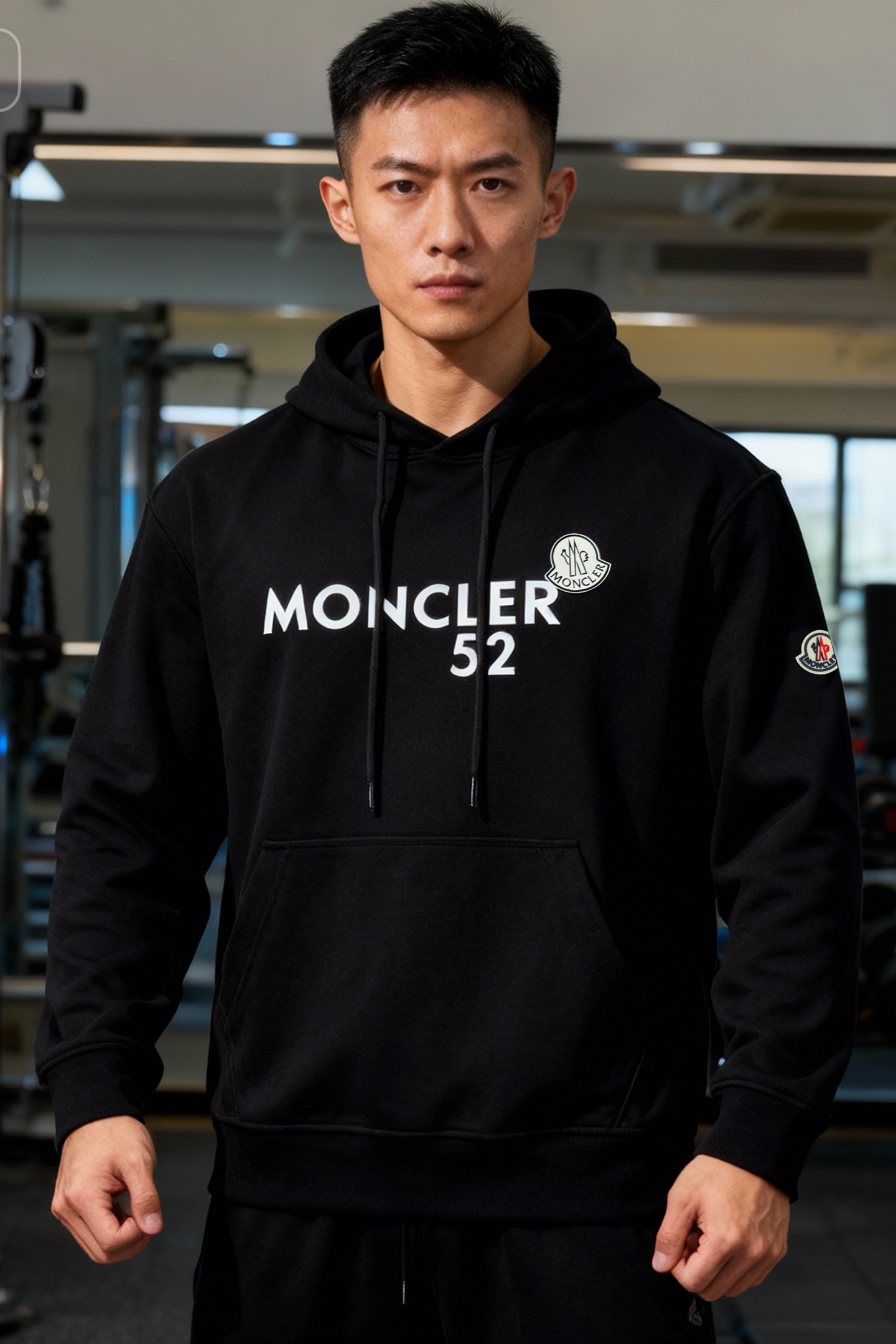 Moncler蒙口25s新品连帽卫衣！胸前经典字母图形简约设计！大牌范儿直面扑来.优选380g天丝棉面料
