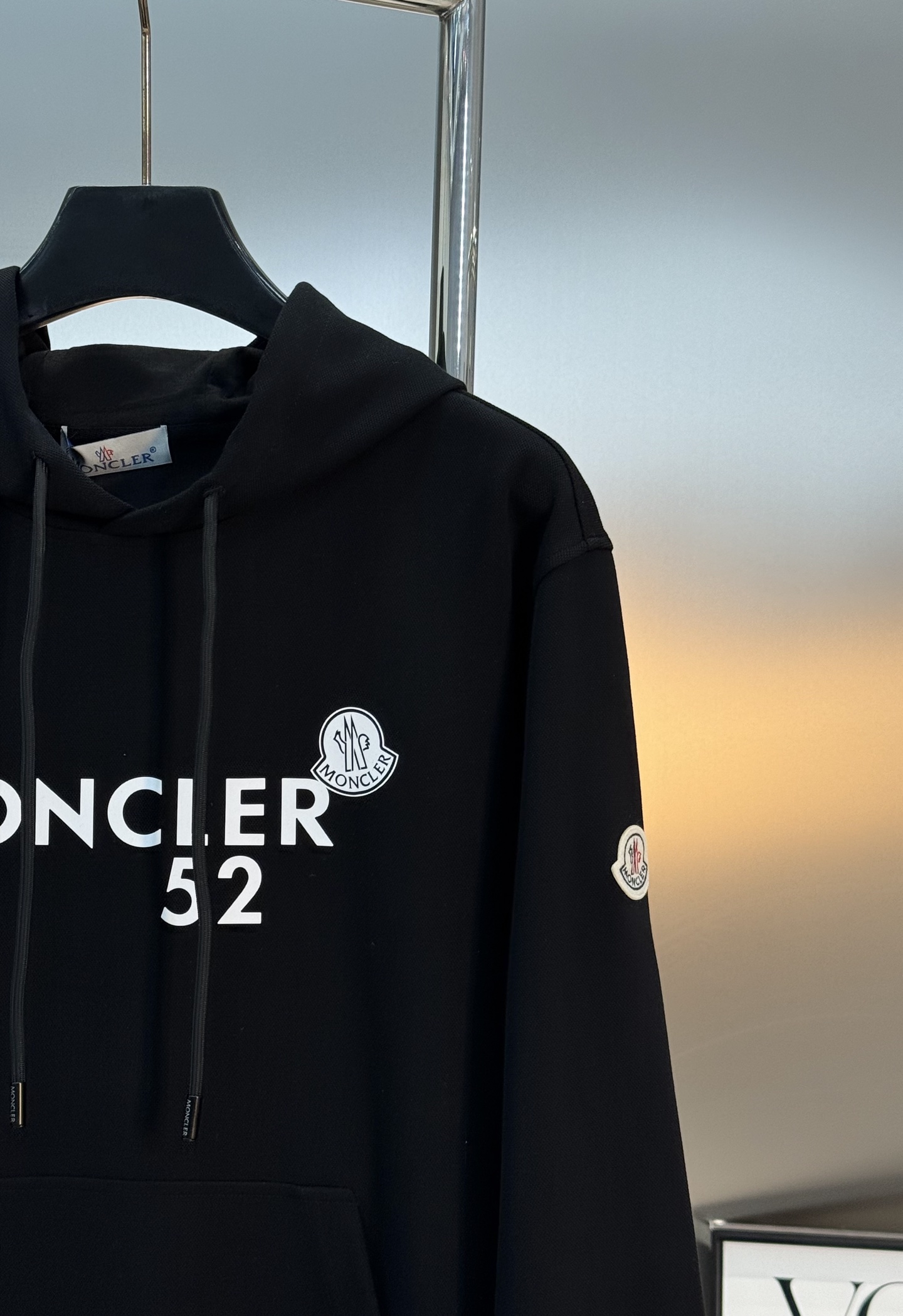 Moncler蒙口25s新品连帽卫衣！胸前经典字母图形简约设计！大牌范儿直面扑来.优选380g天丝棉面料