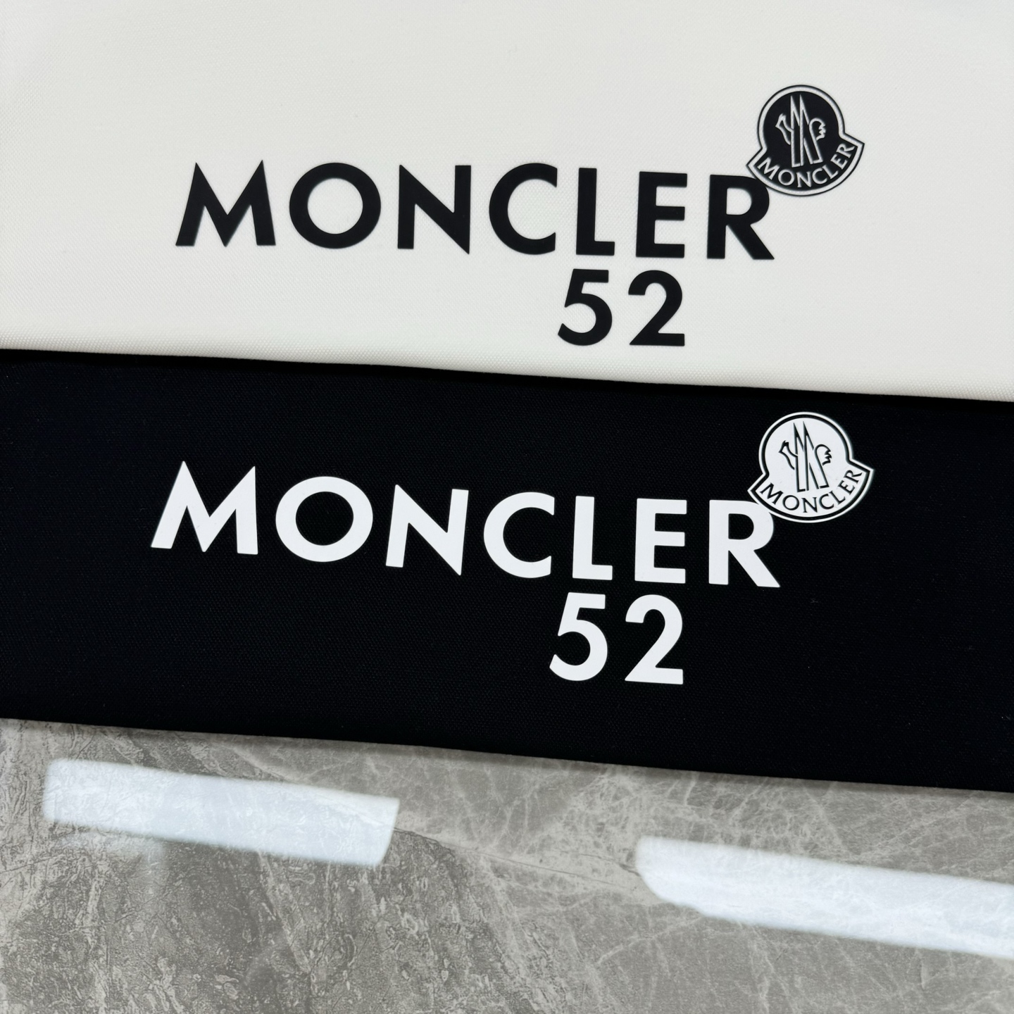 Moncler蒙口25s新品连帽卫衣！胸前经典字母图形简约设计！大牌范儿直面扑来.优选380g天丝棉面料