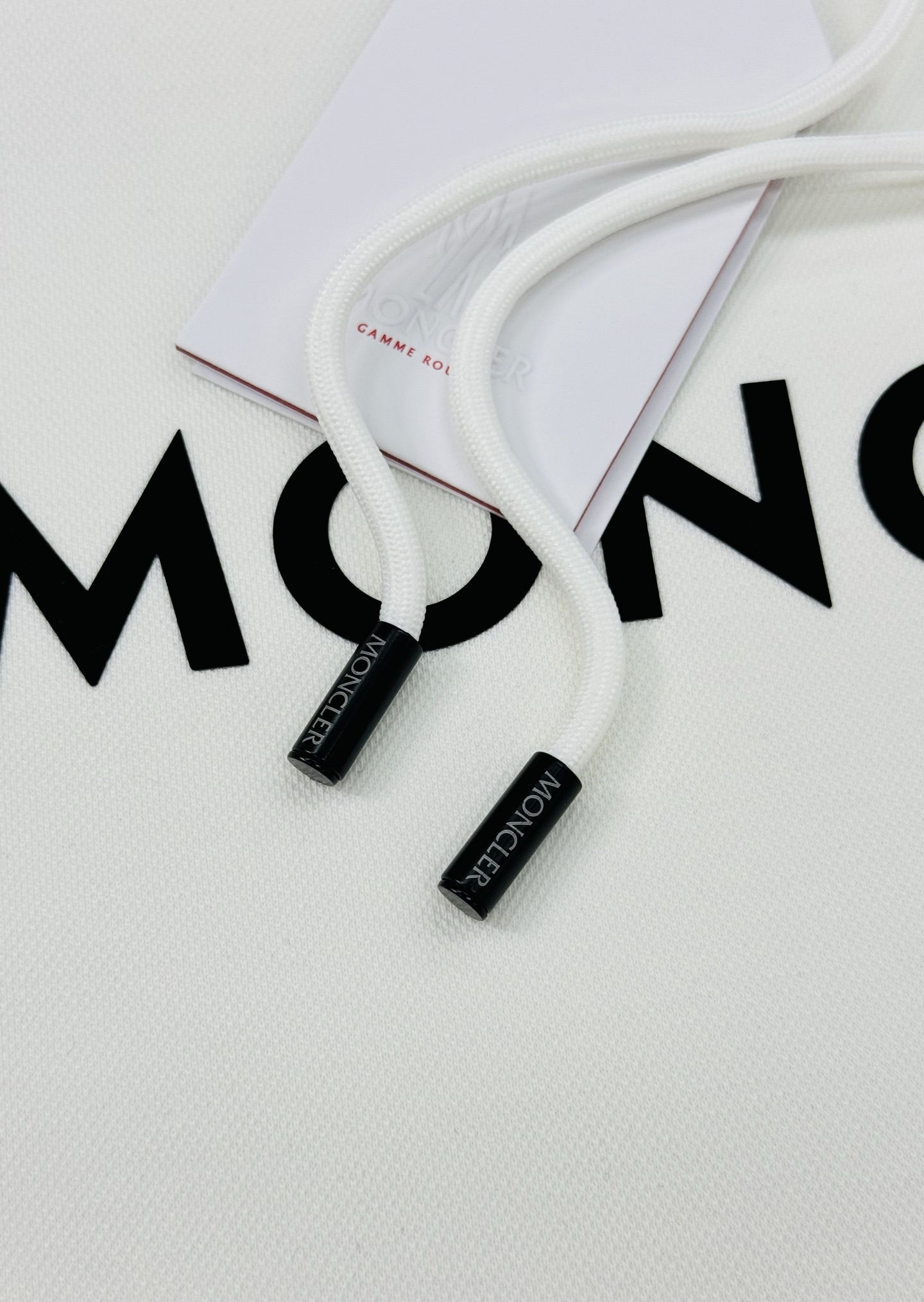 Moncler蒙口25s新品连帽卫衣！胸前经典字母图形简约设计！大牌范儿直面扑来.优选380g天丝棉面料