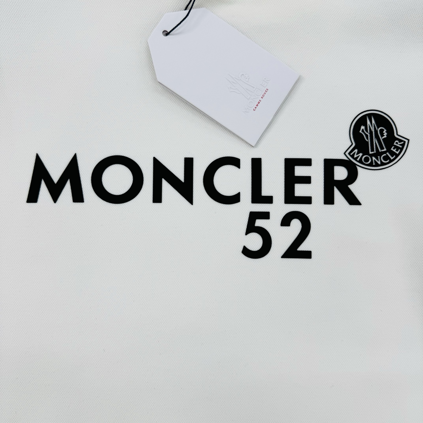 Moncler蒙口25s新品连帽卫衣！胸前经典字母图形简约设计！大牌范儿直面扑来.优选380g天丝棉面料