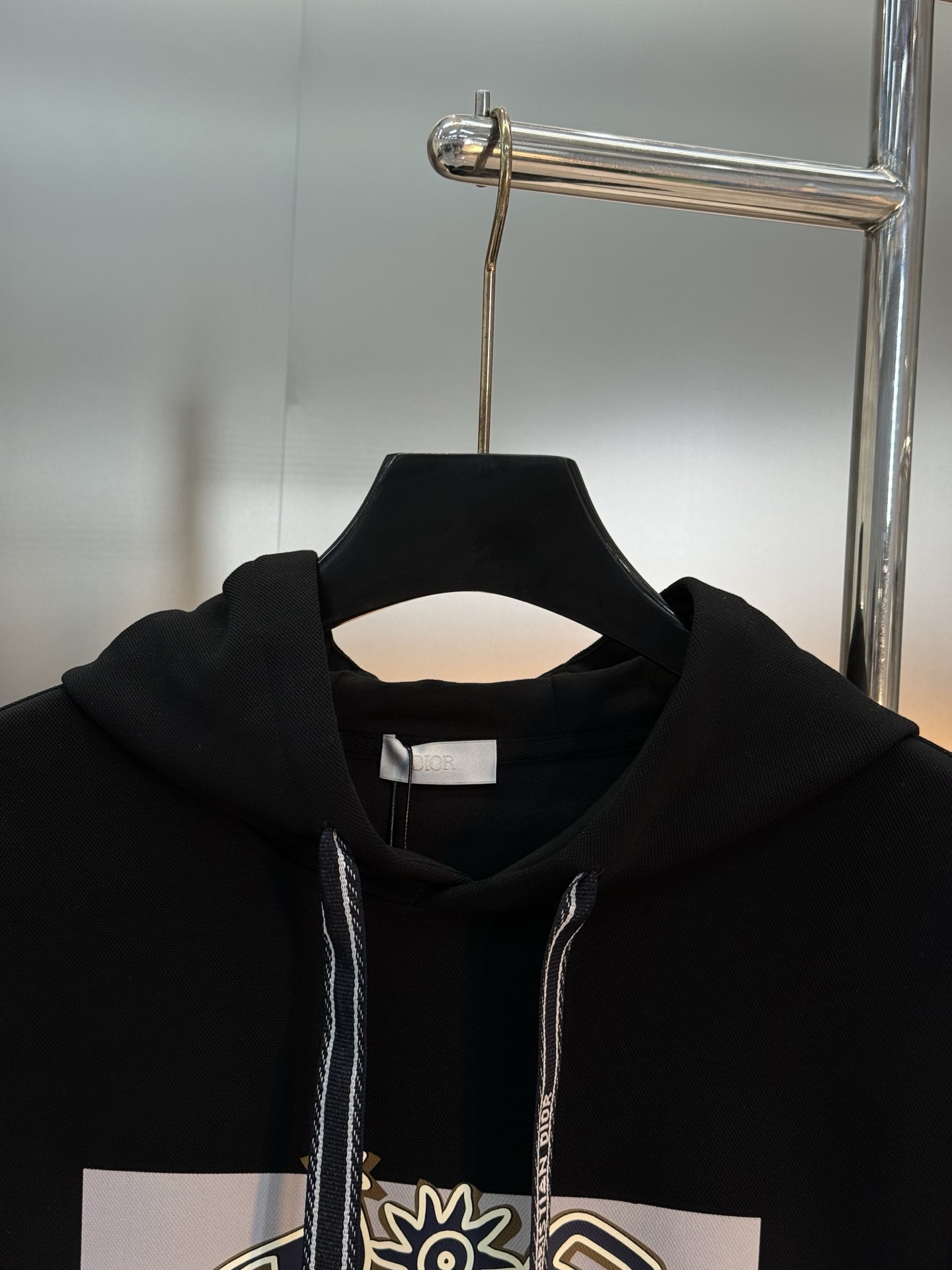 DIOR迪奥25s新品连帽卫衣.运动休闲随意搭配.采用2025新款380g天丝棉面料，亲肤舒适.抗皱不粘