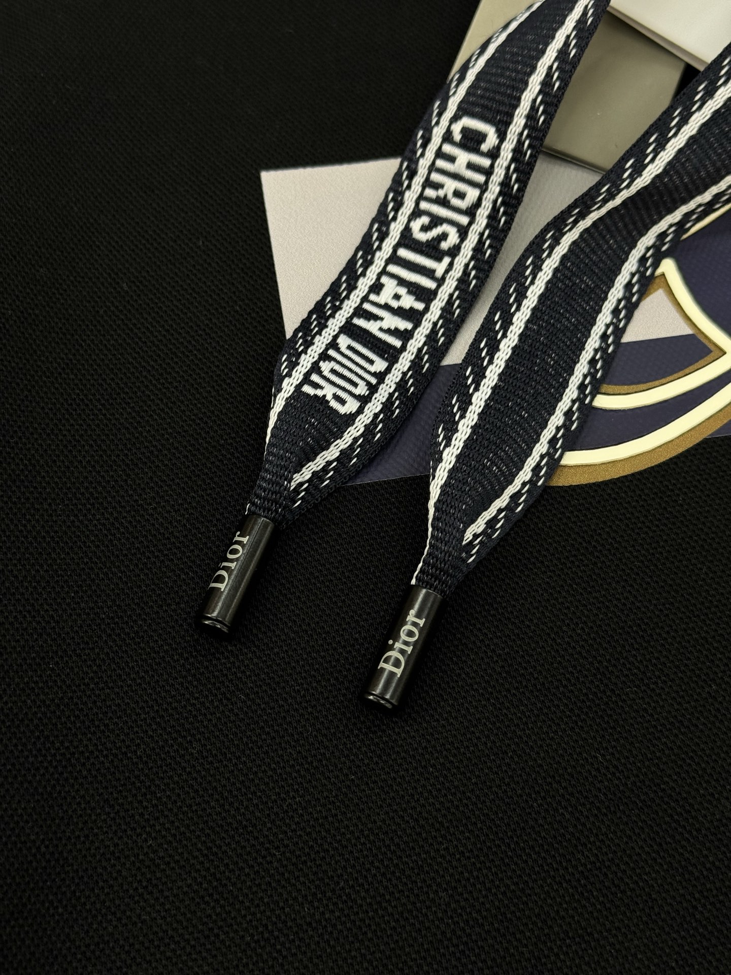 DIOR迪奥25s新品连帽卫衣.运动休闲随意搭配.采用2025新款380g天丝棉面料，亲肤舒适.抗皱不粘