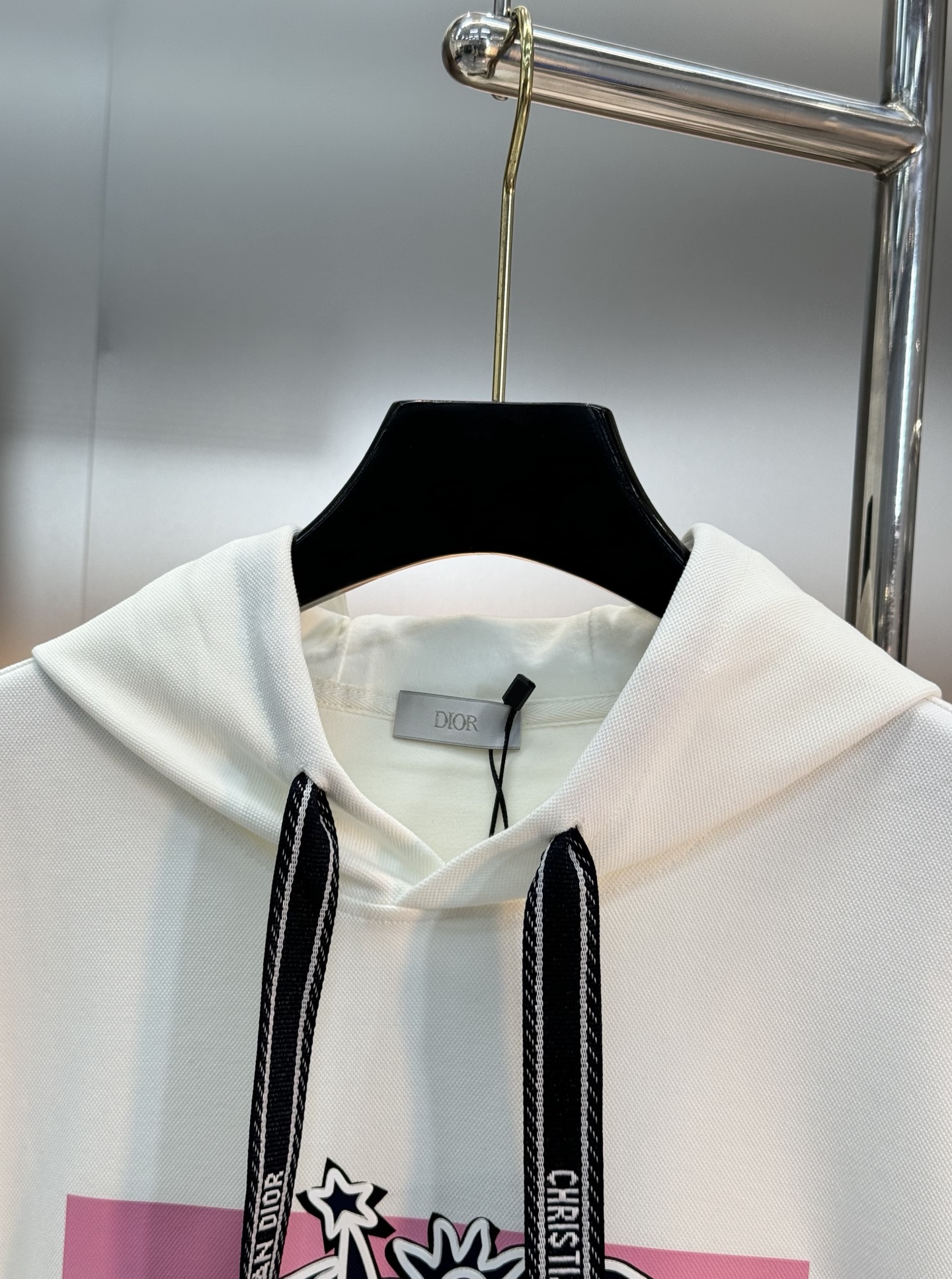 DIOR迪奥25s新品连帽卫衣.运动休闲随意搭配.采用2025新款380g天丝棉面料，亲肤舒适.抗皱不粘