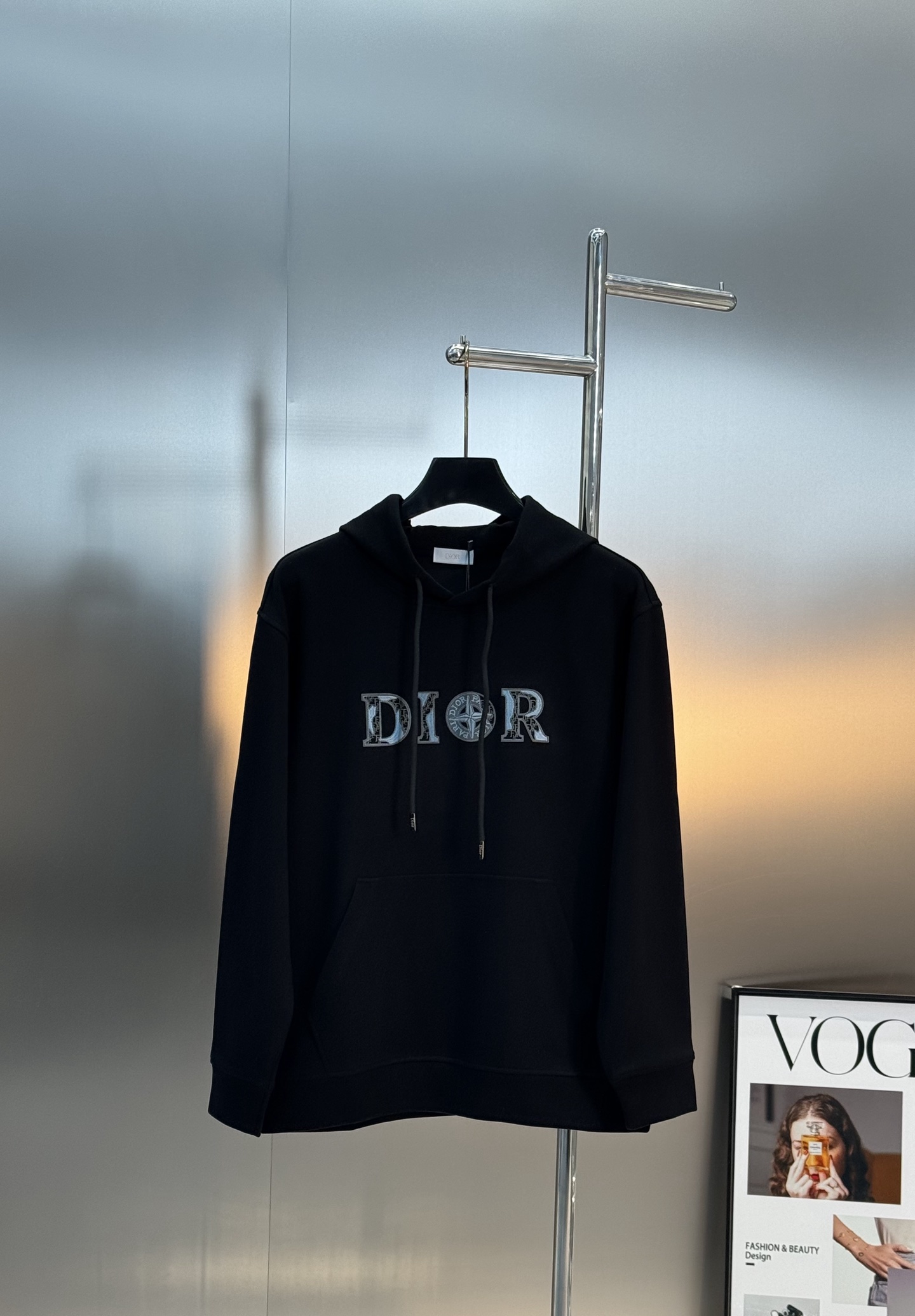 Dior迪奥25s新款天丝连帽卫衣.石头岛联名款.胸前经典字母3D绣花烫画设计.减龄耐看！简单高级.辨识
