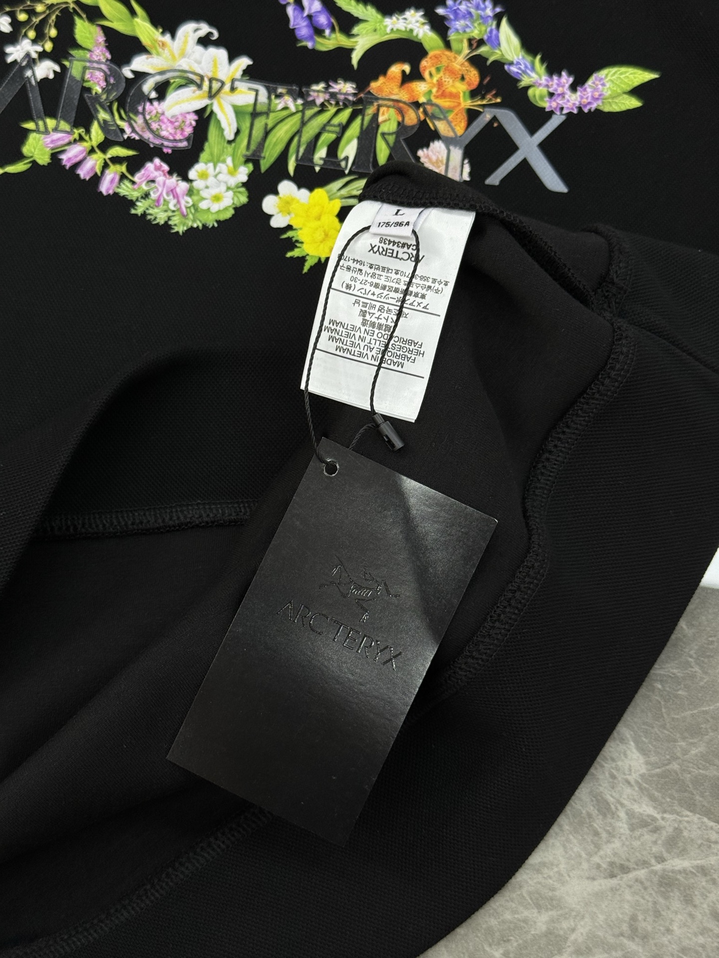 ARC'TERY*始祖-鸟25s新品连帽卫衣.男女同款！高品质高版本.最新花色推荐.胸口Logo图形立体