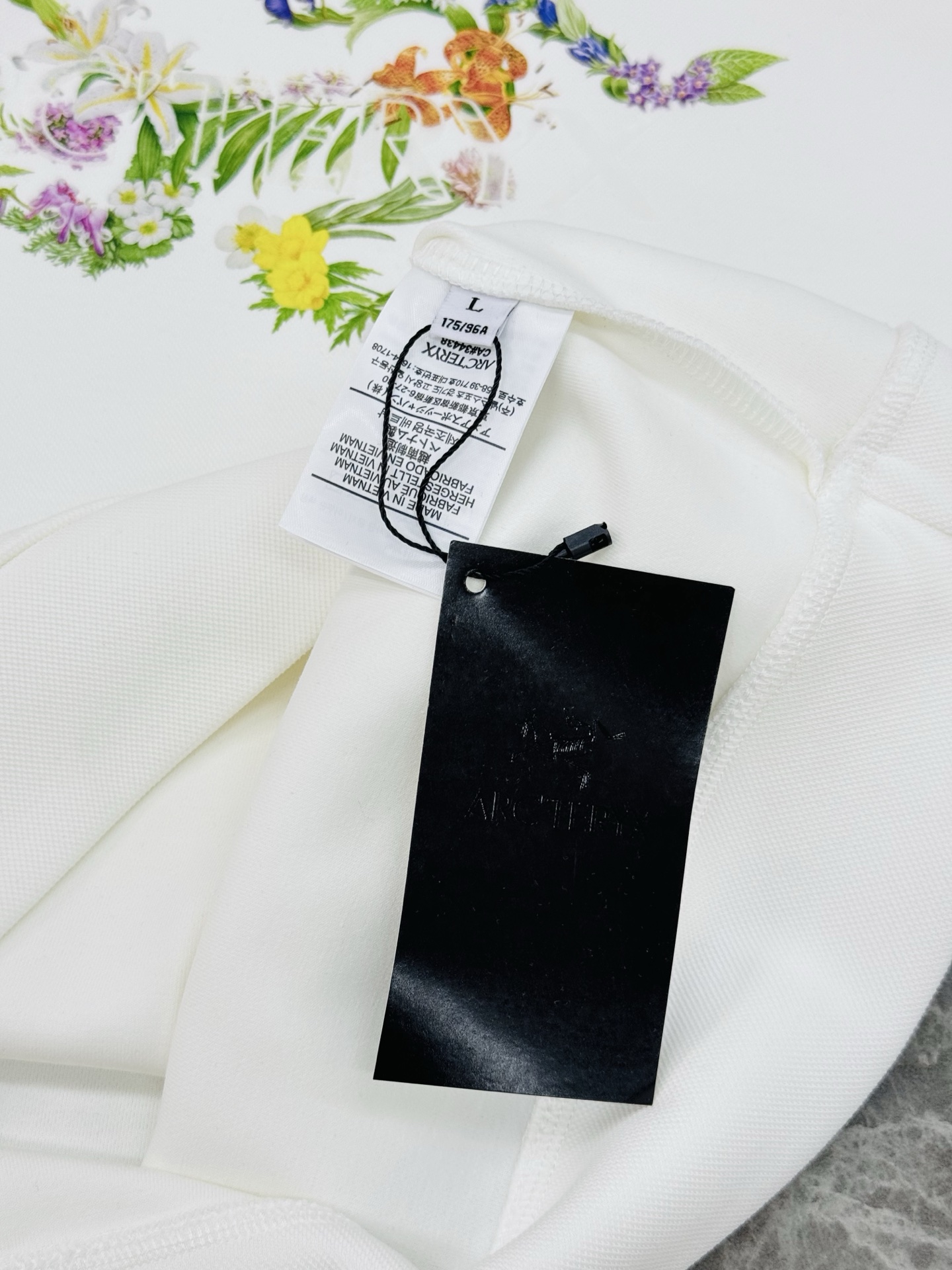 ARC'TERY*始祖-鸟25s新品连帽卫衣.男女同款！高品质高版本.最新花色推荐.胸口Logo图形立体