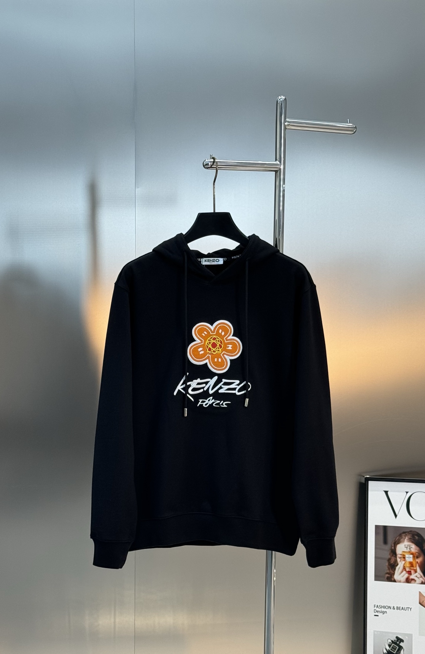 Kenzo 25s新款花朵连帽卫衣.男女同款！柔软360g棉质面料，穿着超舒适!正面橙色花朵+品牌字母，