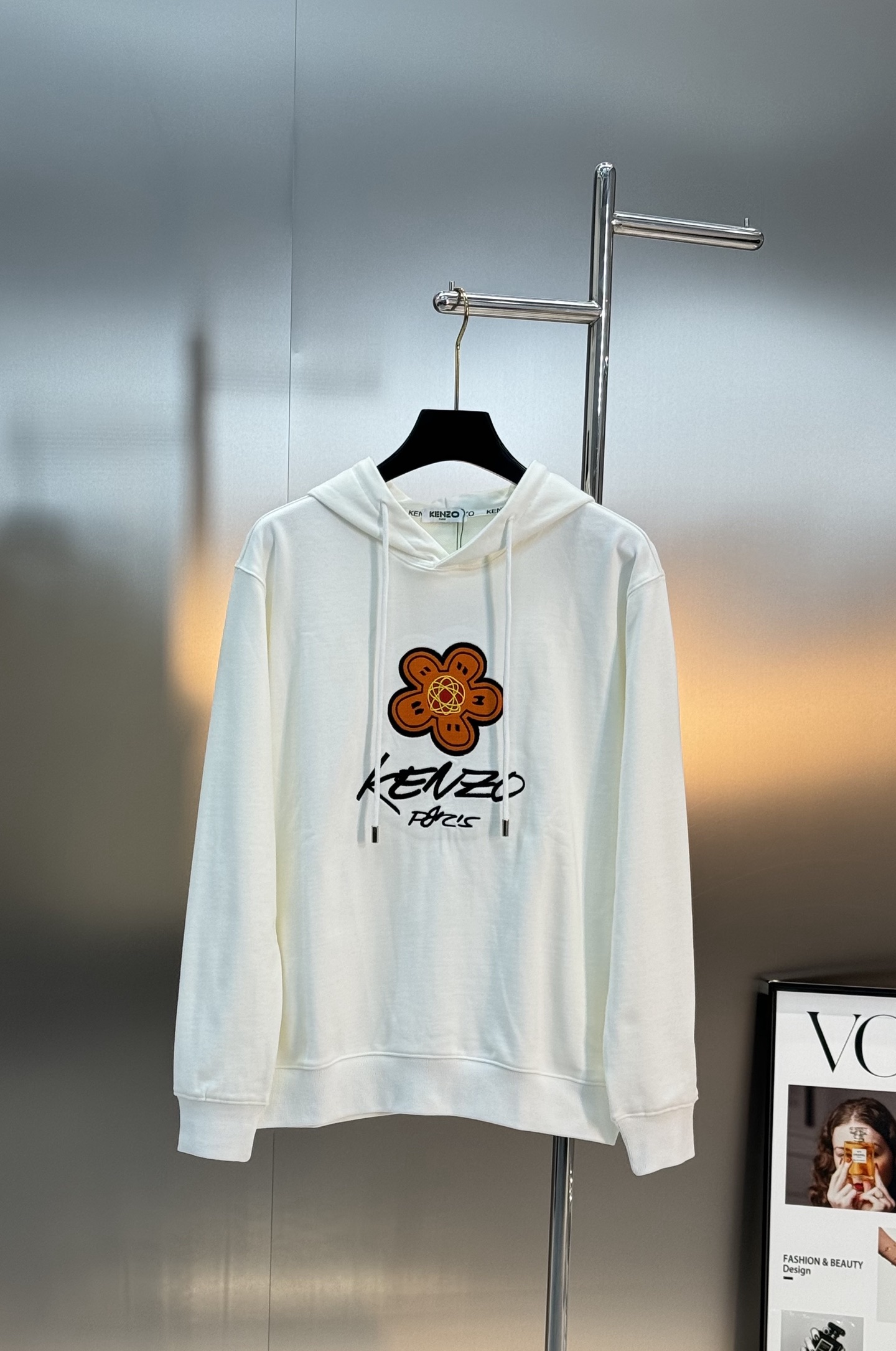 Kenzo 25s新款花朵连帽卫衣.男女同款！柔软360g棉质面料，穿着超舒适!正面橙色花朵+品牌字母，