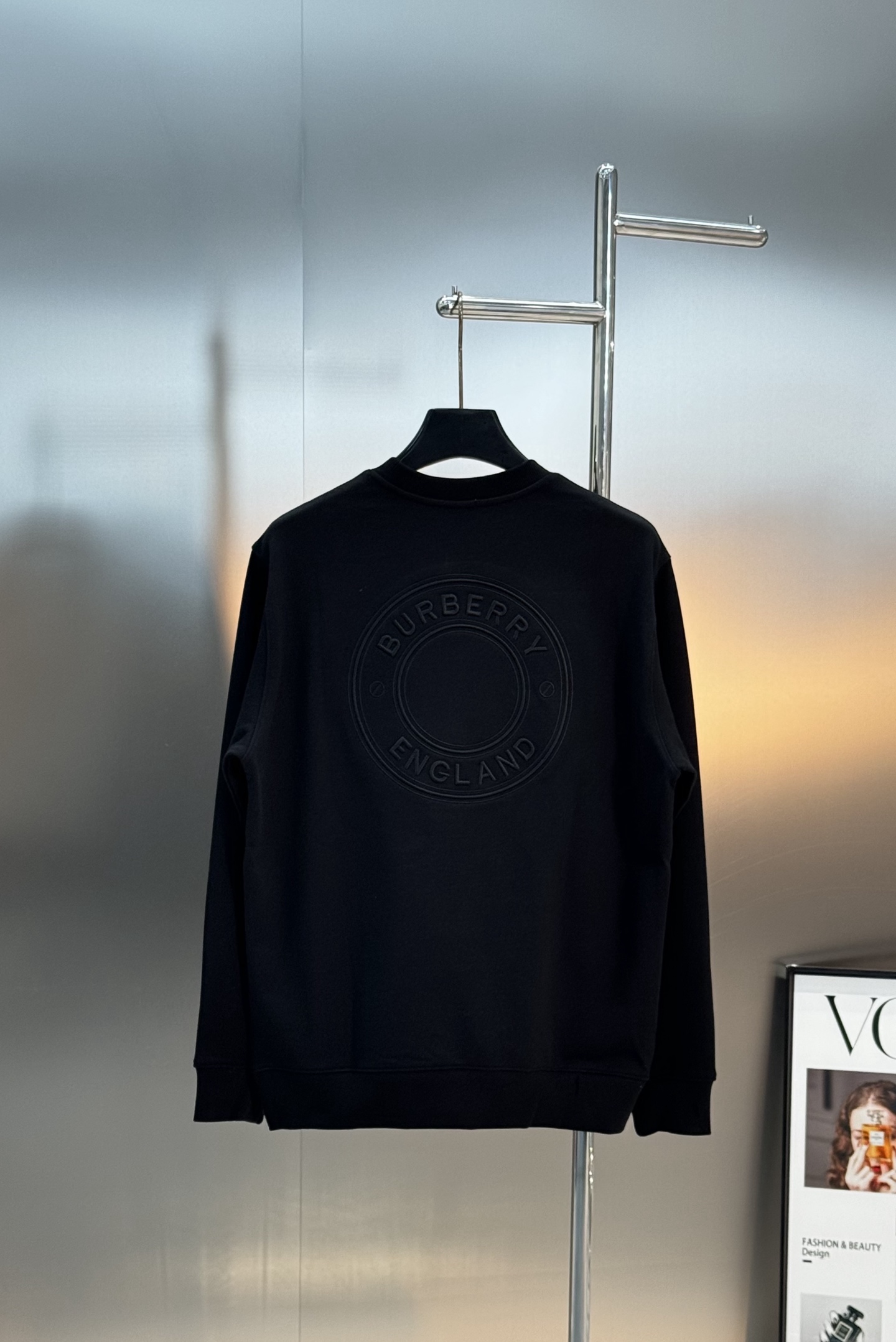 Burberry巴宝莉25s新款圆领卫衣，胸前后背有经典刺绣徽标，品牌感满满!高品质360g棉料，柔软亲