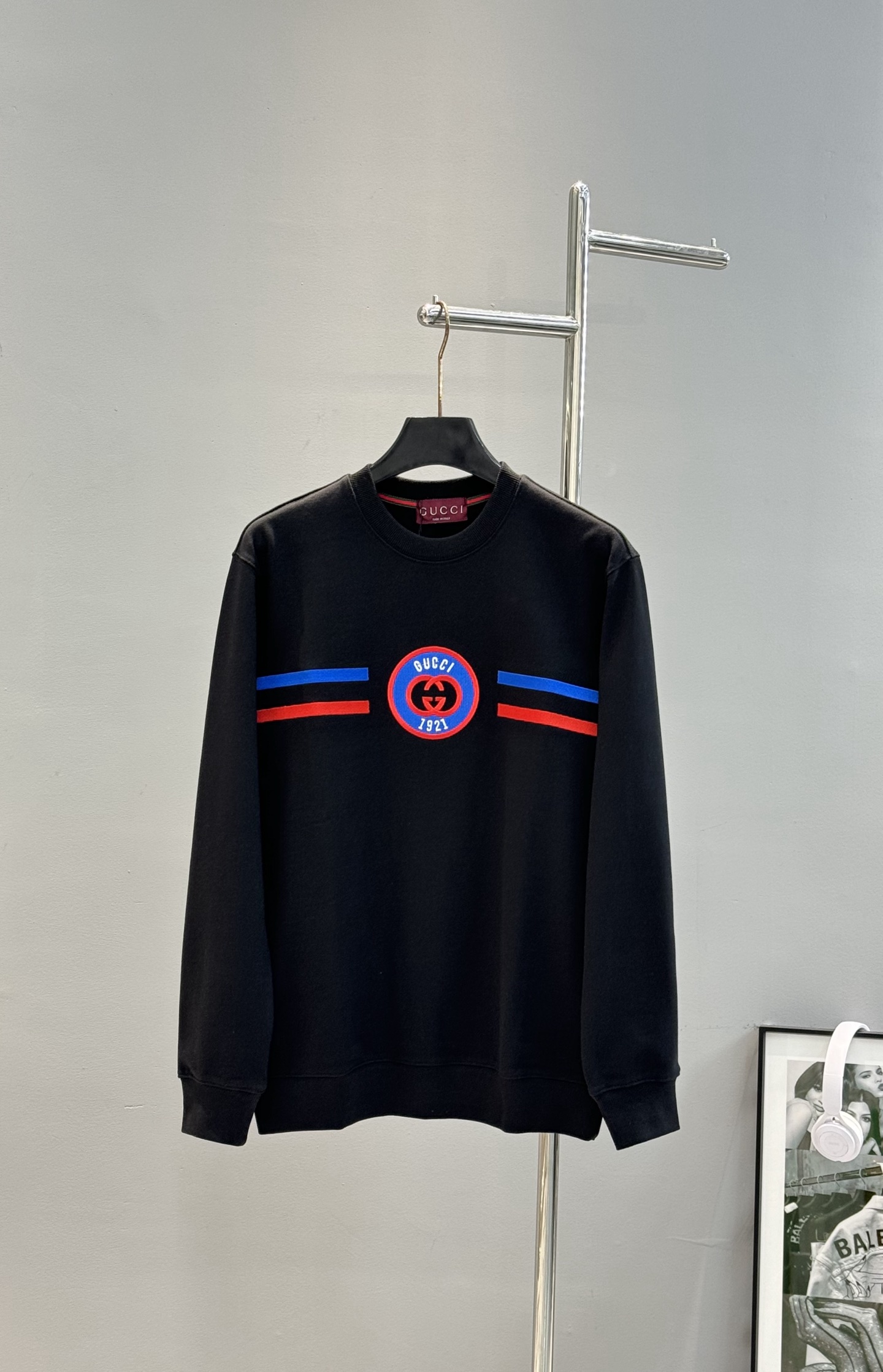 Gucci古奇25s新款圆领卫衣，柔软360g棉质面料，穿着舒适又透气!胸前双G徽标+红蓝条纹，3D绣花