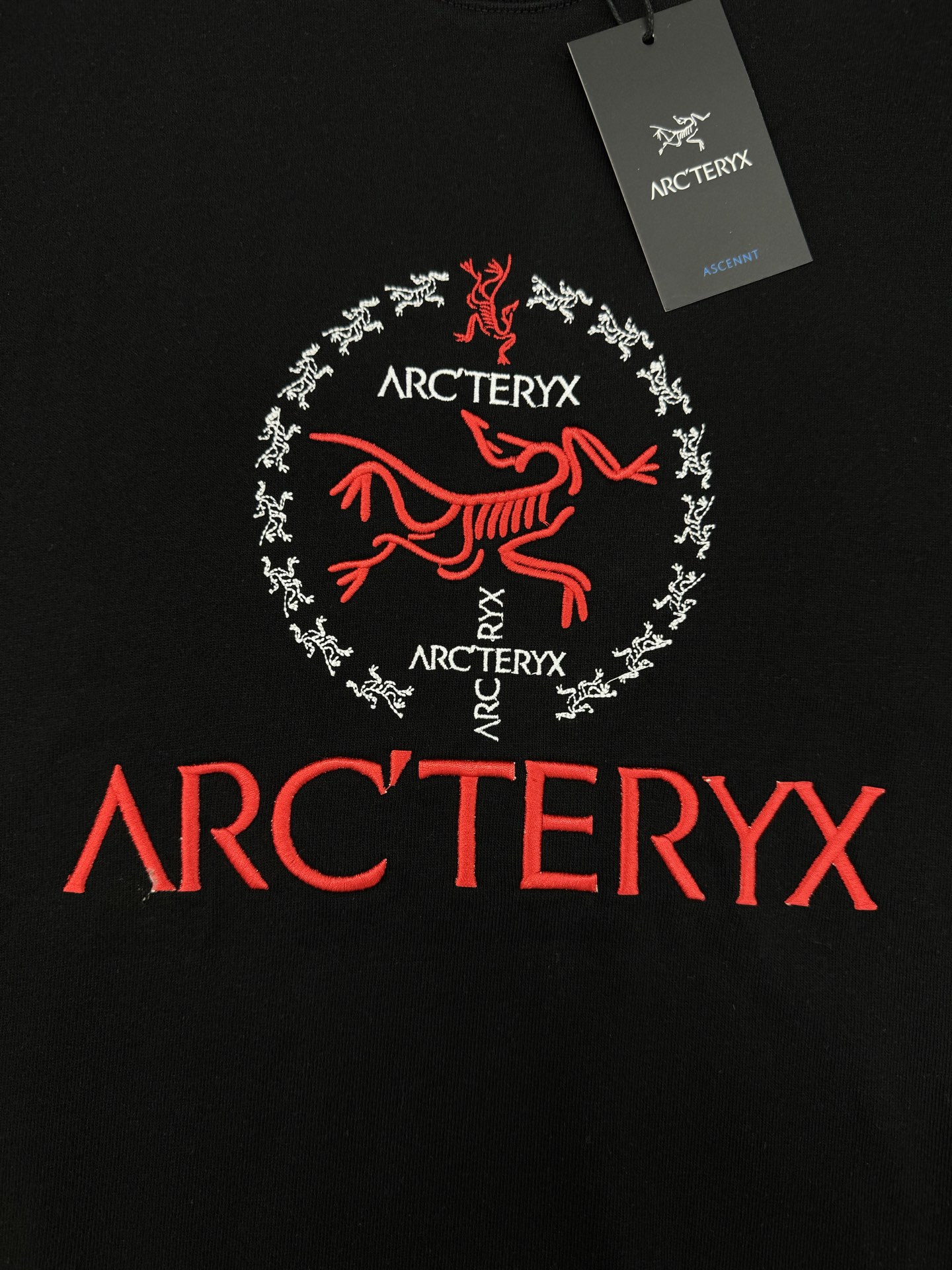 ARCTERYX🐦家新款推荐❤️始祖鸟Arc'teryx刺绣标志卫衣，撞色绣花Logo，简约又有辨识度!