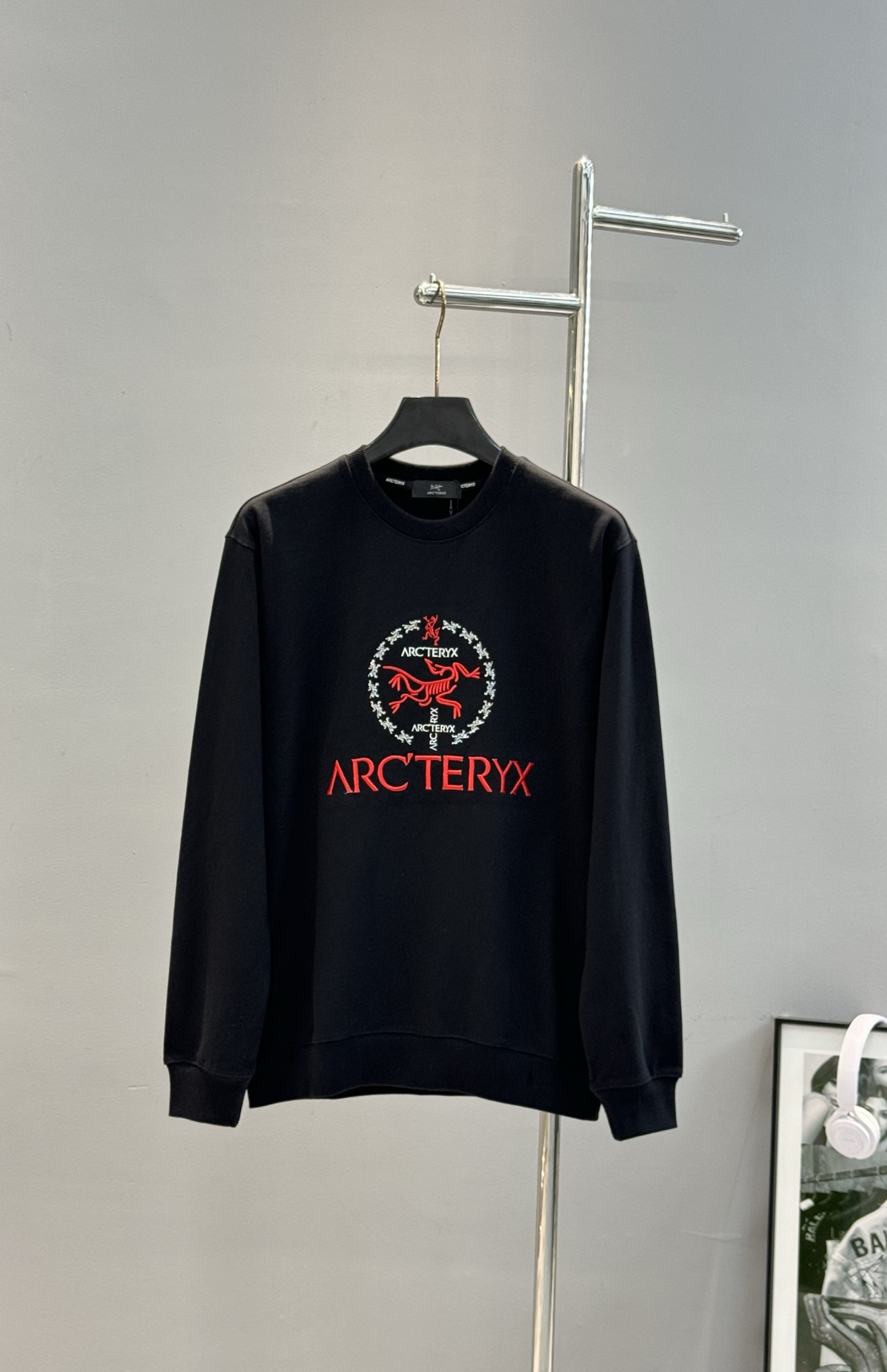 ARCTERYX🐦家新款推荐❤️始祖鸟Arc'teryx刺绣标志卫衣，撞色绣花Logo，简约又有辨识度!