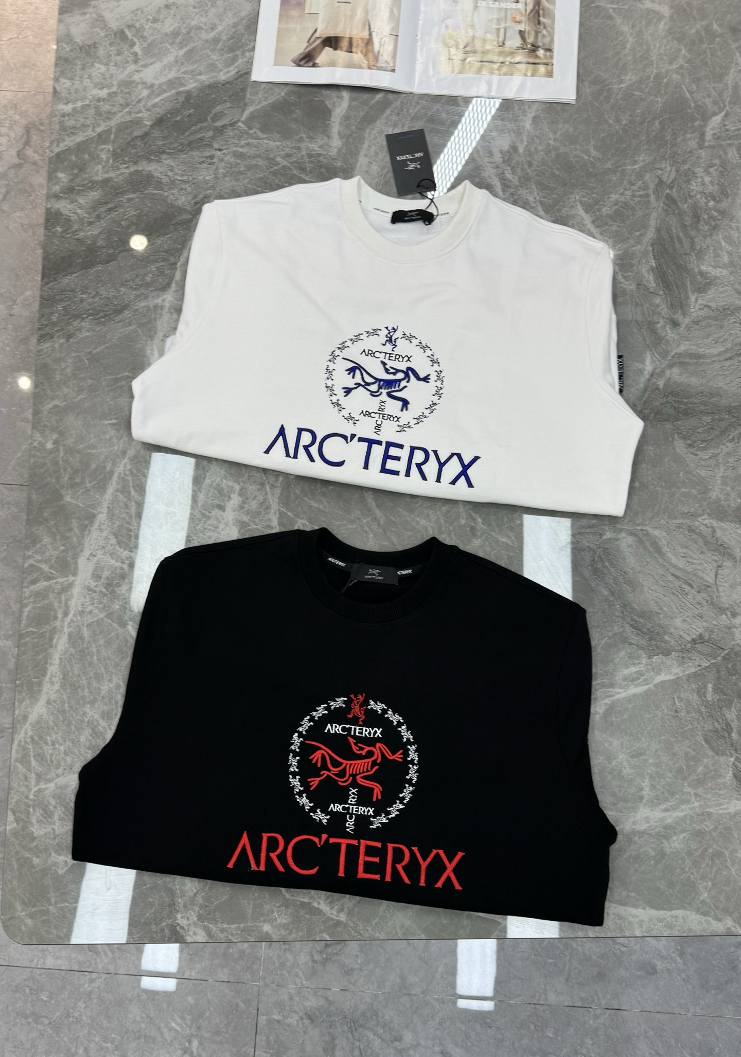 ARCTERYX🐦家新款推荐❤️始祖鸟Arc'teryx刺绣标志卫衣，撞色绣花Logo，简约又有辨识度!