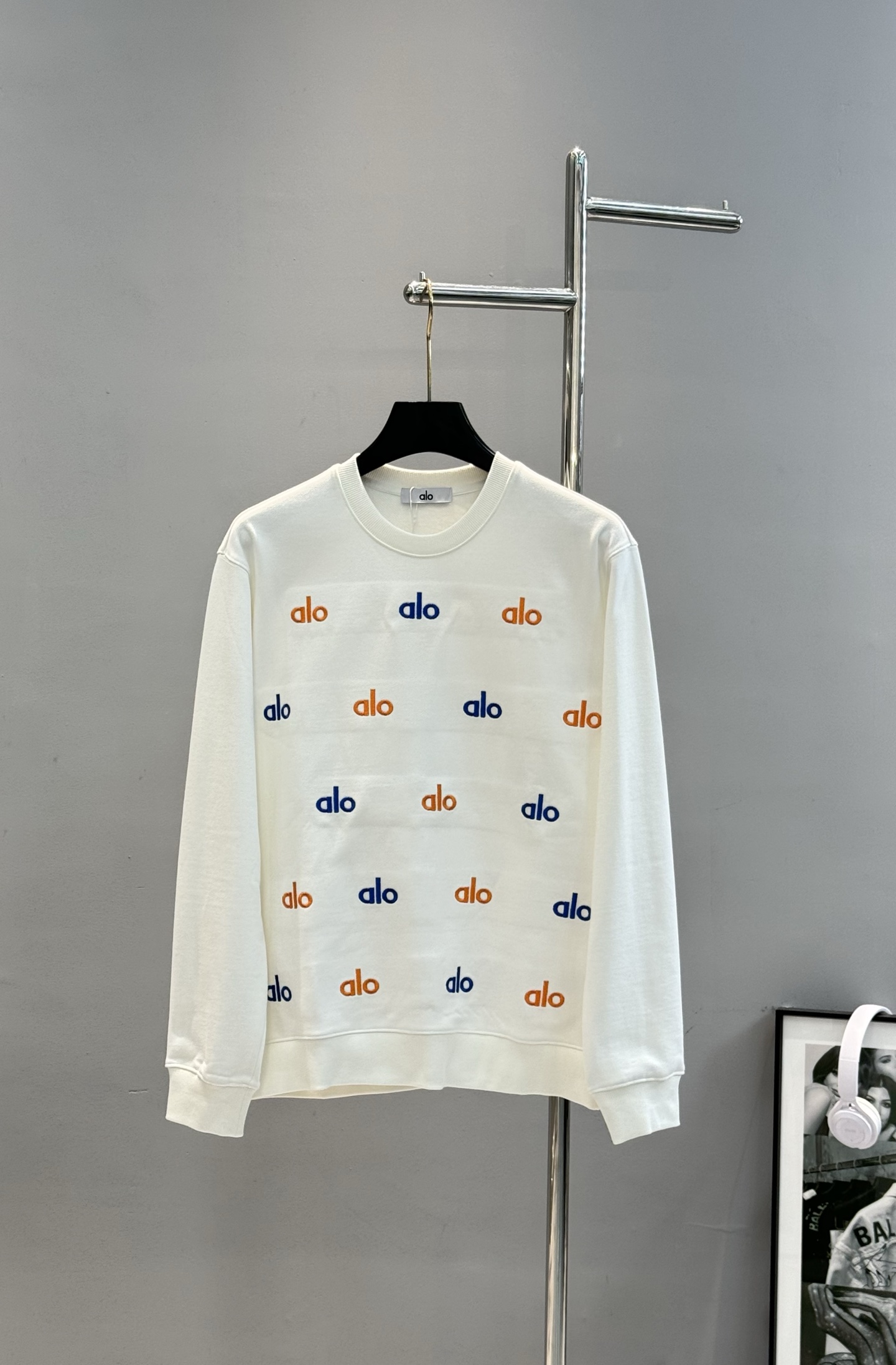 Alo25s新款圆领卫衣.男女同款！主打彩色字母绣花.满身3D立体工艺.简约又有活力，圆领设计+柔软36
