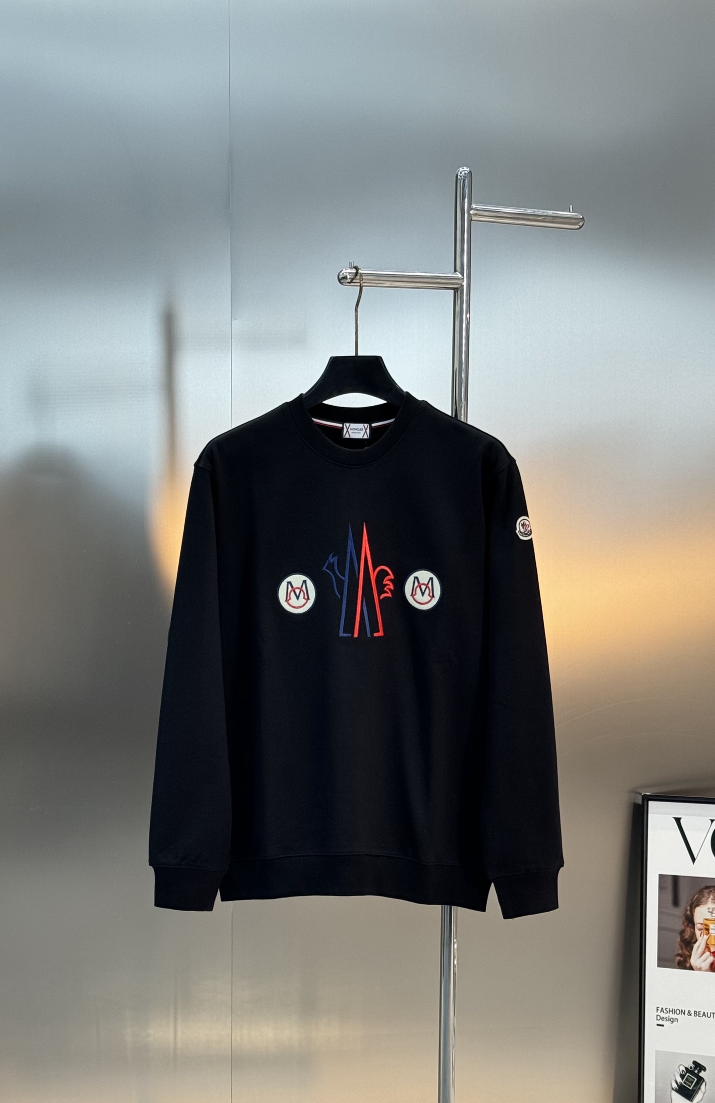 Moncler 蒙口25s新款Genius系列卫衣，男女同款，黑白主色推荐❤️正面彩色刺绣超有辨识度计。