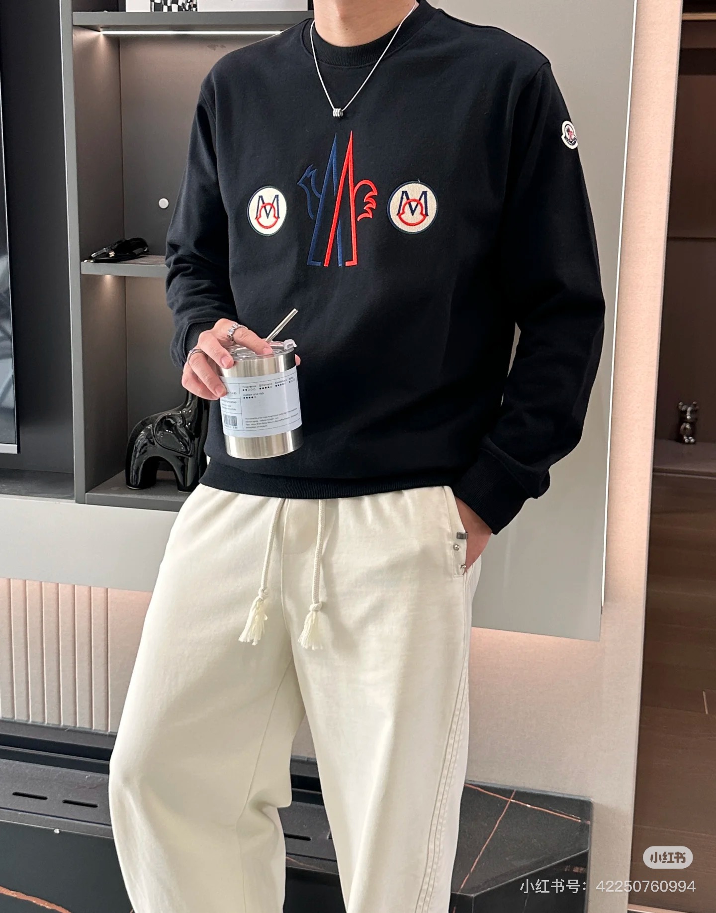 Moncler 蒙口25s新款Genius系列卫衣，男女同款，黑白主色推荐❤️正面彩色刺绣超有辨识度计。