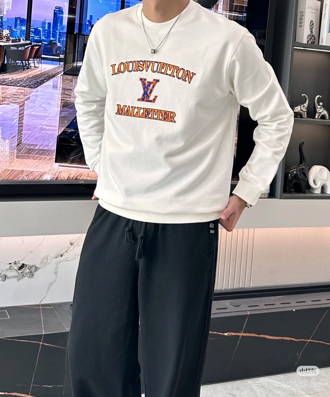 Louis Vuitton Malletier字母绣花卫衣.男女同款.经典橙色Logo，3D绣花工艺.简