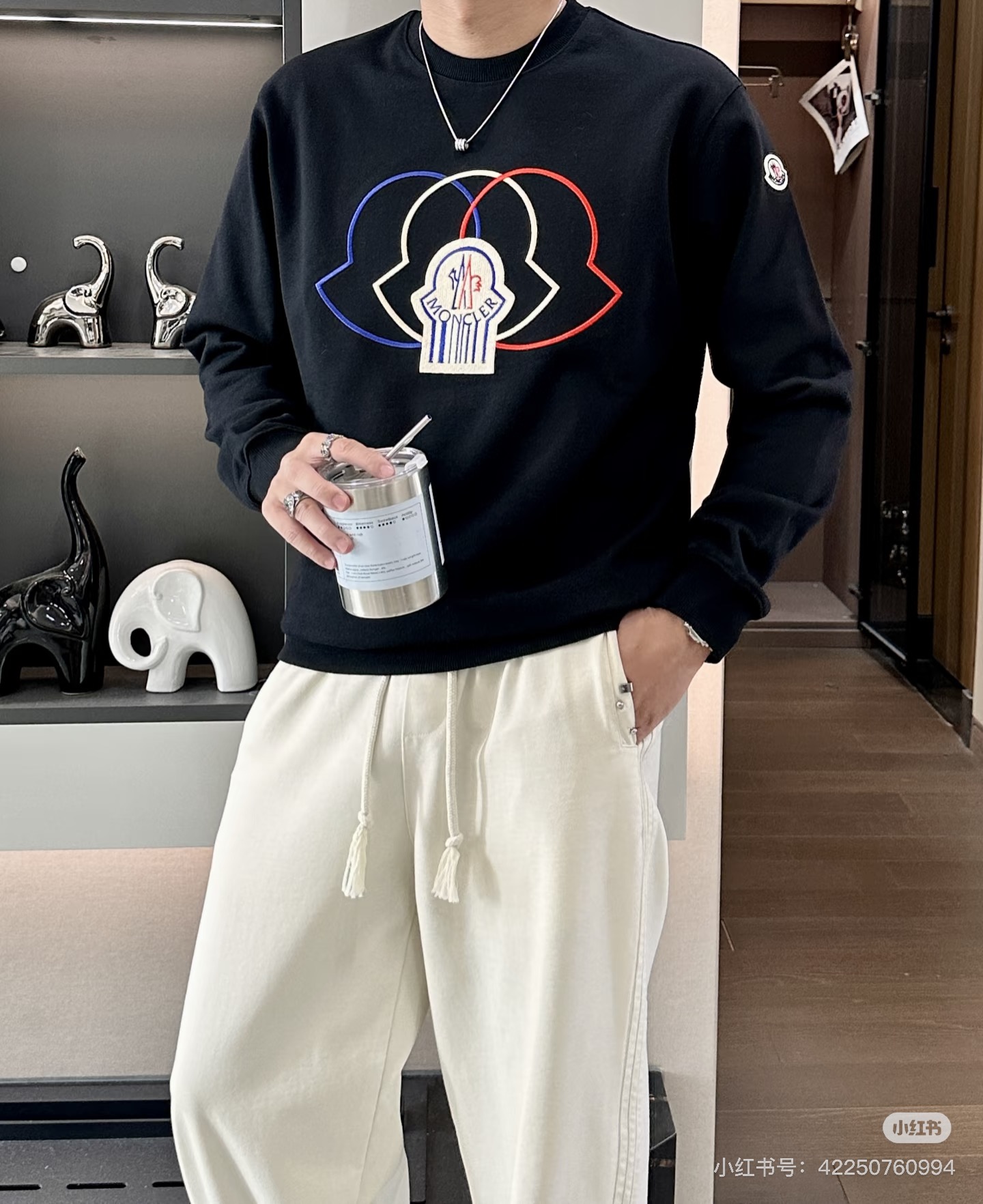 Moncler 蒙口25s新款Genius系列卫衣，男女同款，黑白主色推荐❤️正面彩色刺绣超有辨识度计。