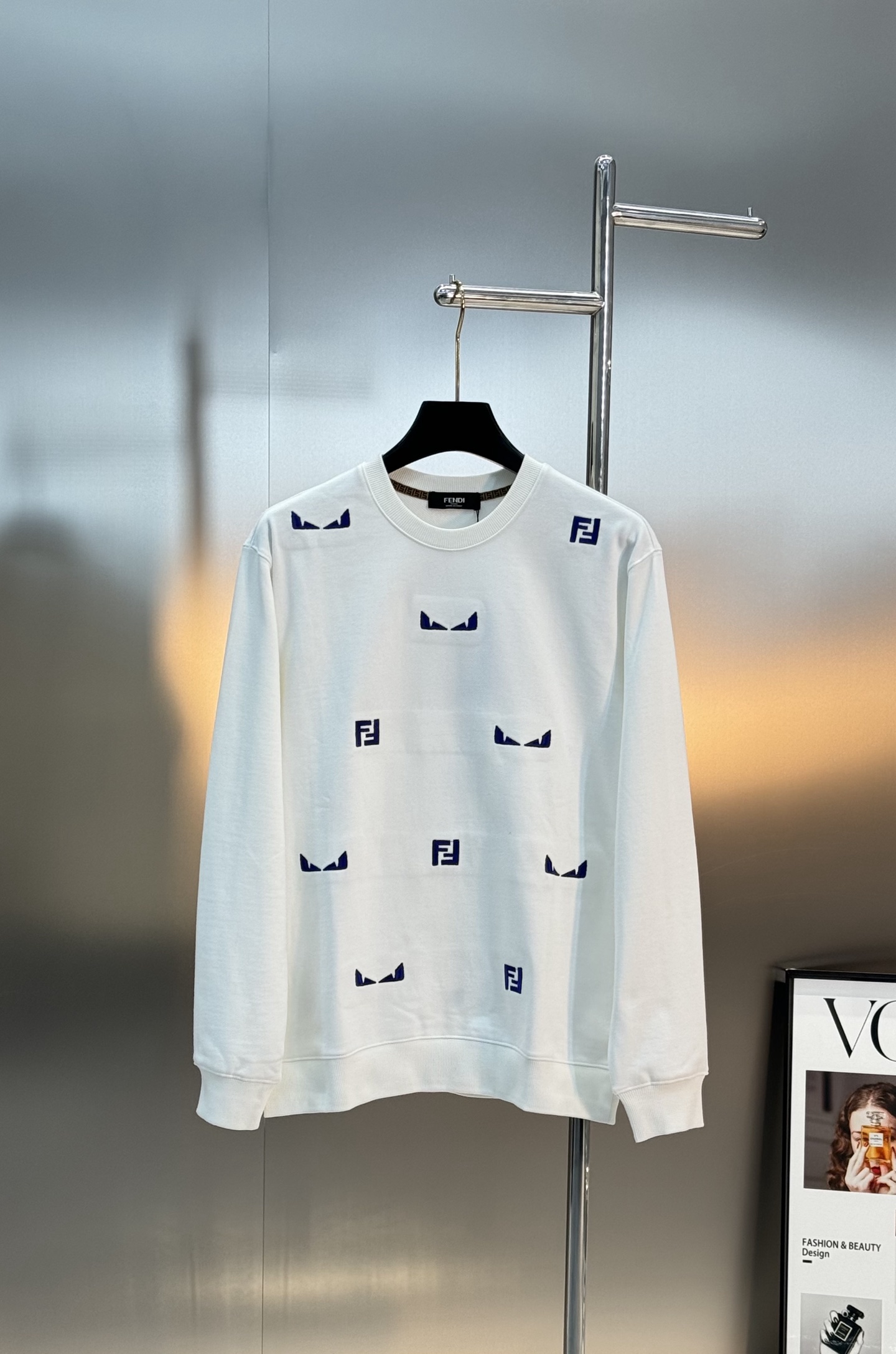 Fendi芬迪25什么新款小怪兽卫衣，男女同款！经典怪兽眼+FF Logo，3D绣花工艺.辨识度超高!高