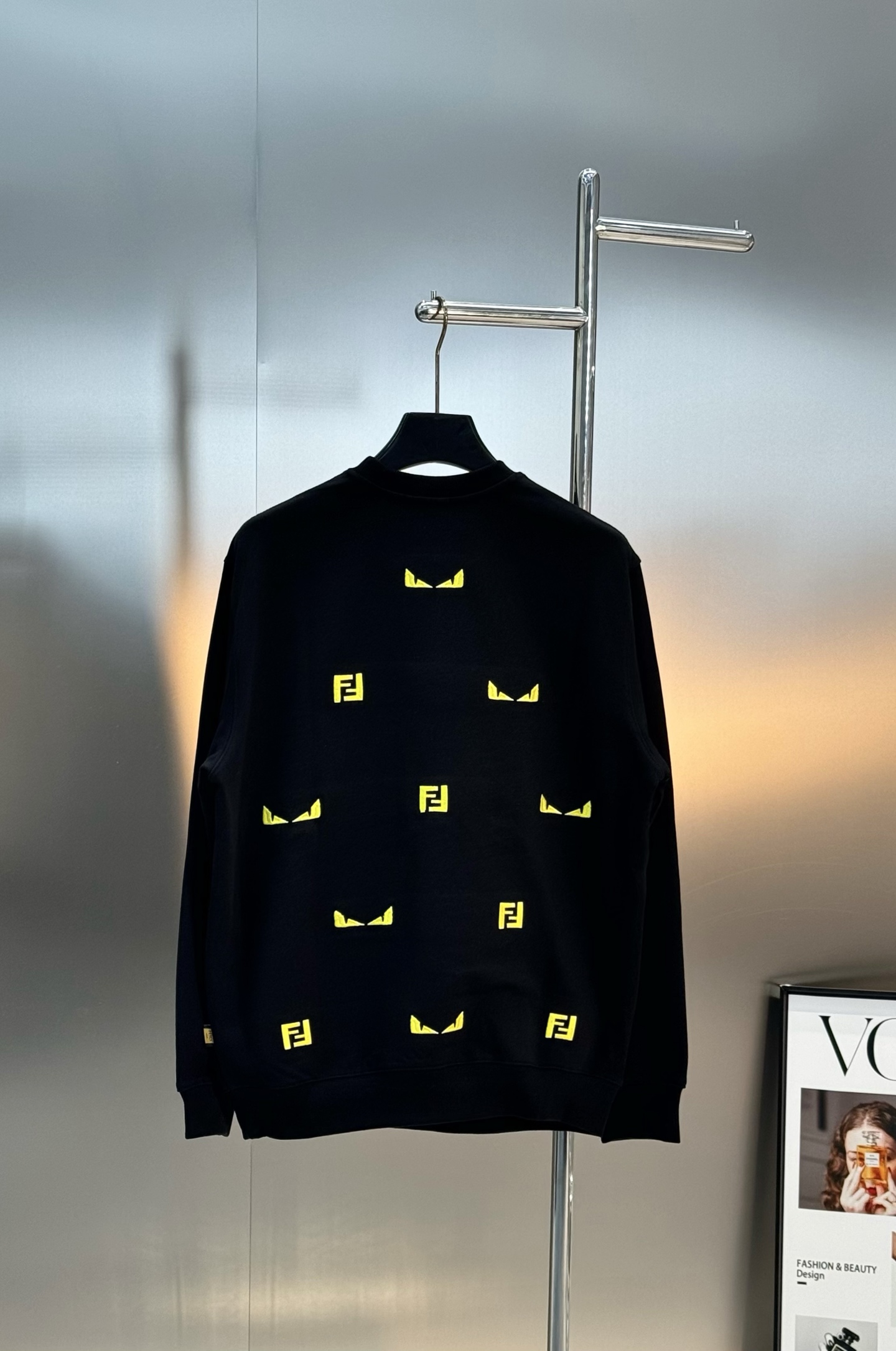 Fendi芬迪25什么新款小怪兽卫衣，男女同款！经典怪兽眼+FF Logo，3D绣花工艺.辨识度超高!高