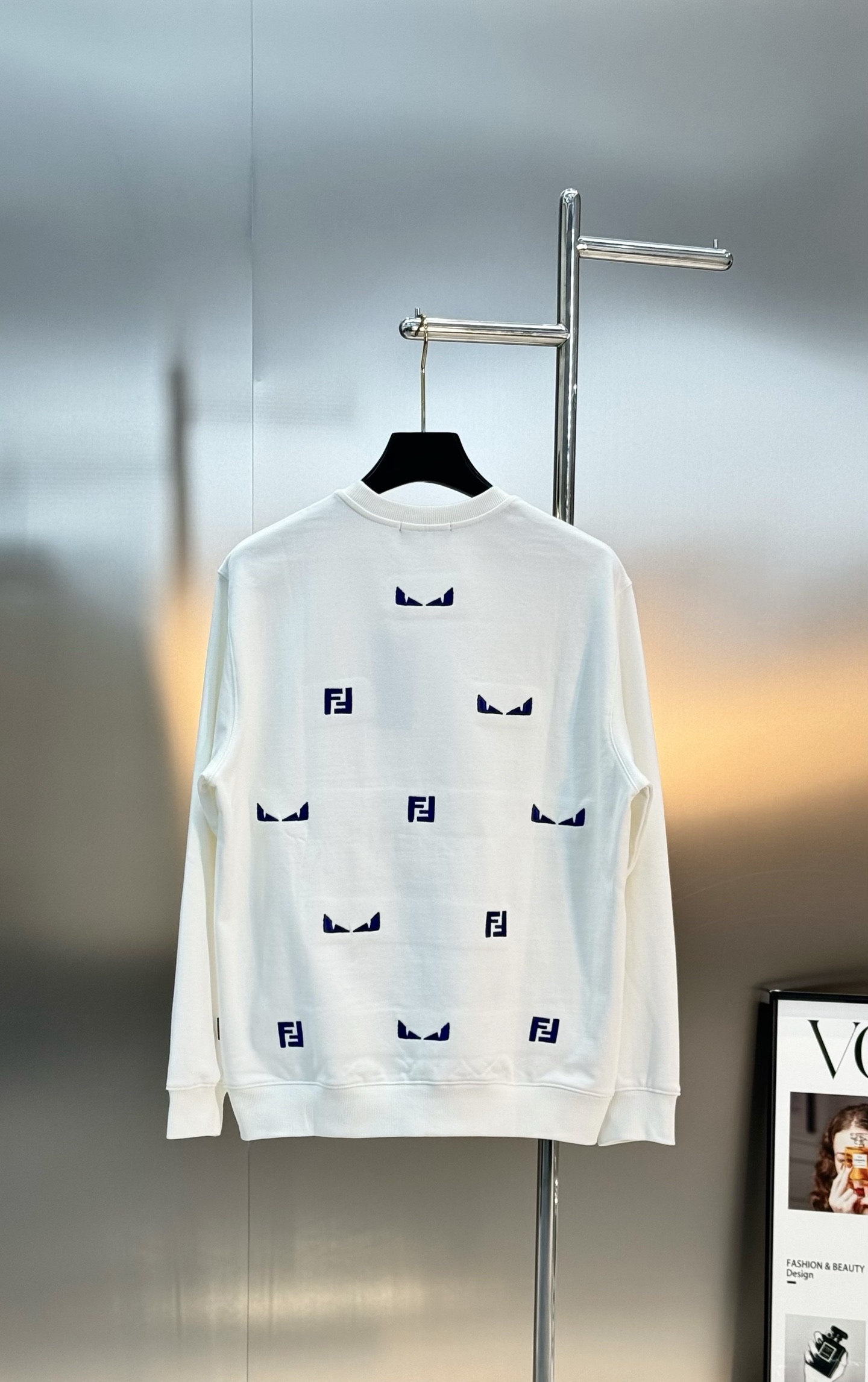 Fendi芬迪25什么新款小怪兽卫衣，男女同款！经典怪兽眼+FF Logo，3D绣花工艺.辨识度超高!高