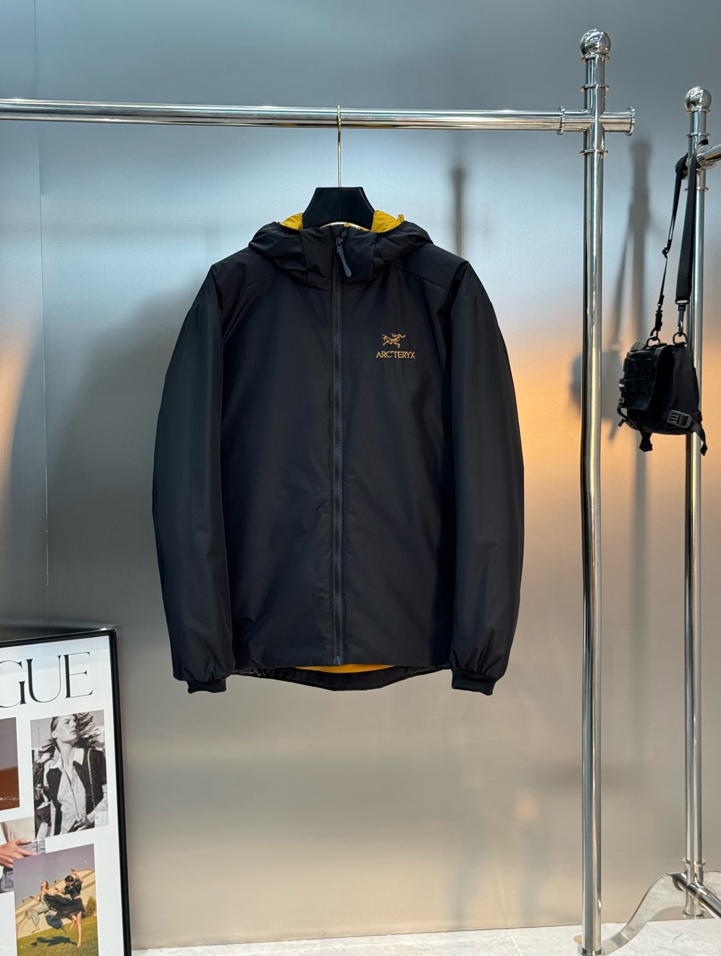 ARC'TERY*始祖-鸟情侣款户外阿童木棉服.高品质新品推荐！鸟家推出全新的Atom AR Hoody