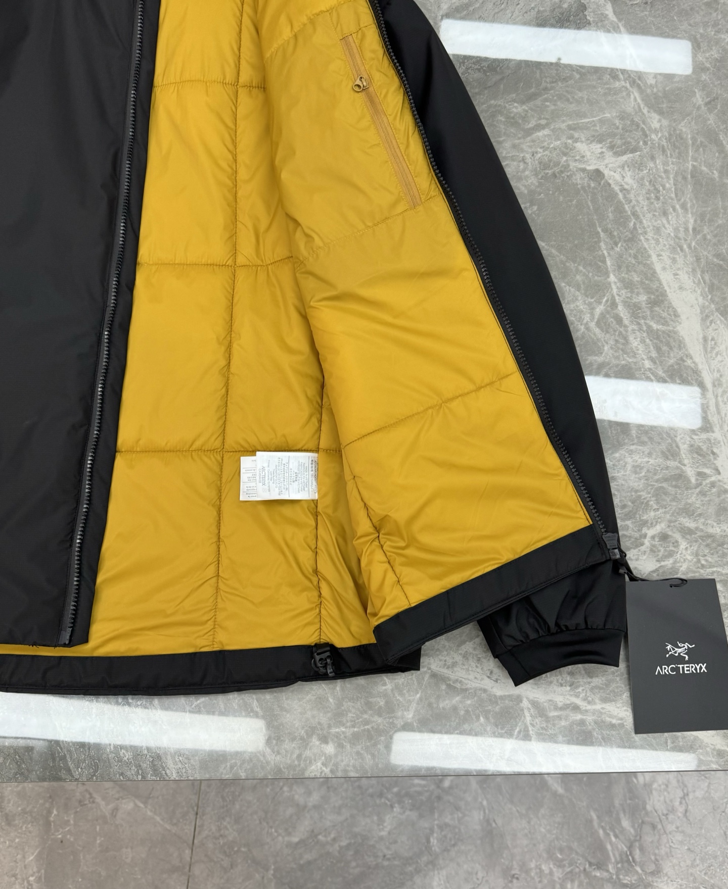 ARC'TERY*始祖-鸟情侣款户外阿童木棉服.高品质新品推荐！鸟家推出全新的Atom AR Hoody