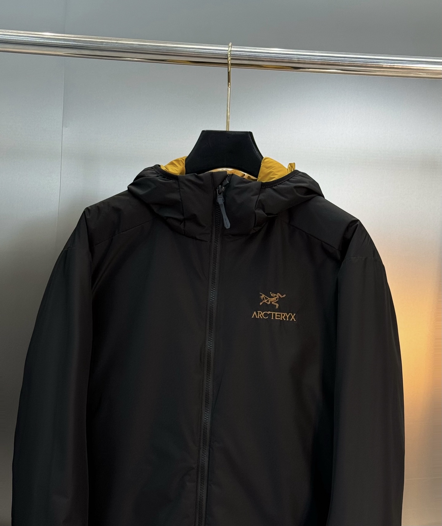 ARC'TERY*始祖-鸟情侣款户外阿童木棉服.高品质新品推荐！鸟家推出全新的Atom AR Hoody