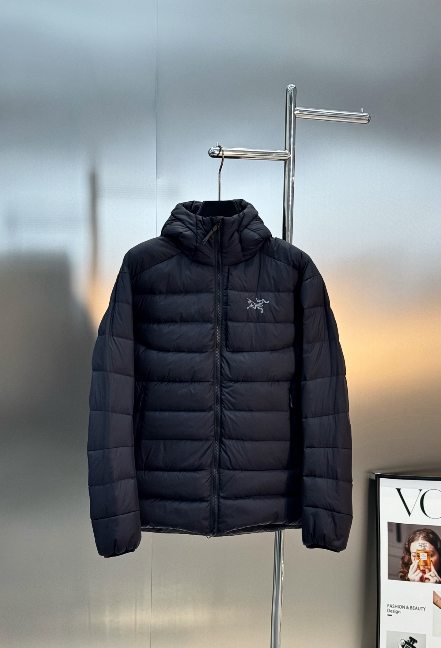 Arc'teryx始祖鸟 Thorium Hoody羽绒服，主打轻量保暖，适合户外和通勤。填充750蓬鹅